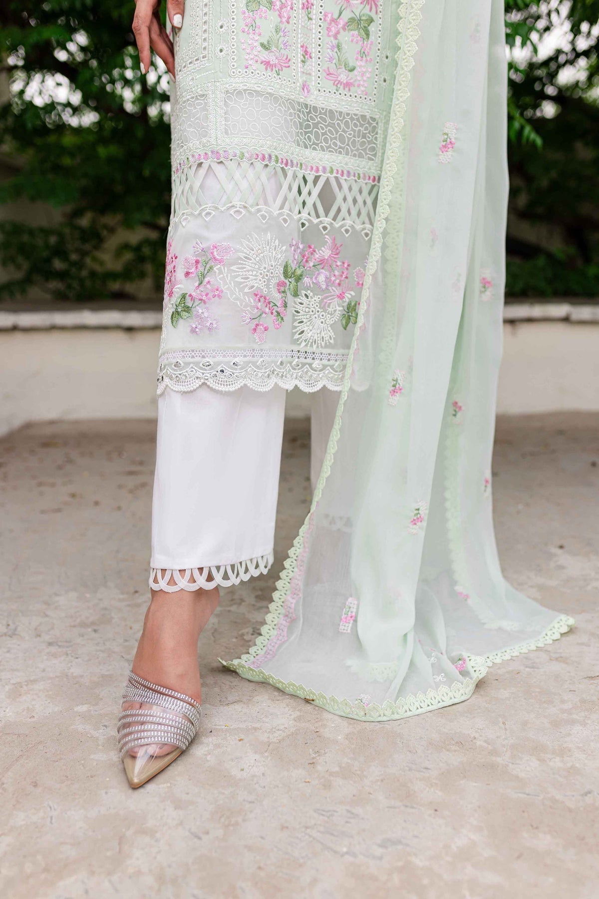 Sable Vogue | Shiree Lawn 24 | Mint Garden - Waniyas
