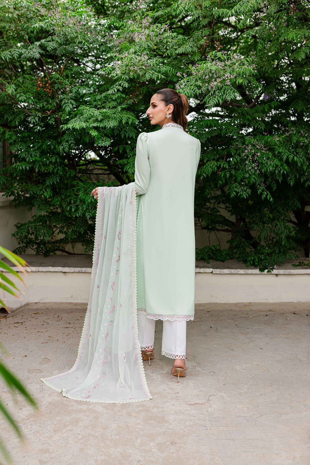 Sable Vogue | Shiree Lawn 24 | Mint Garden - Waniyas