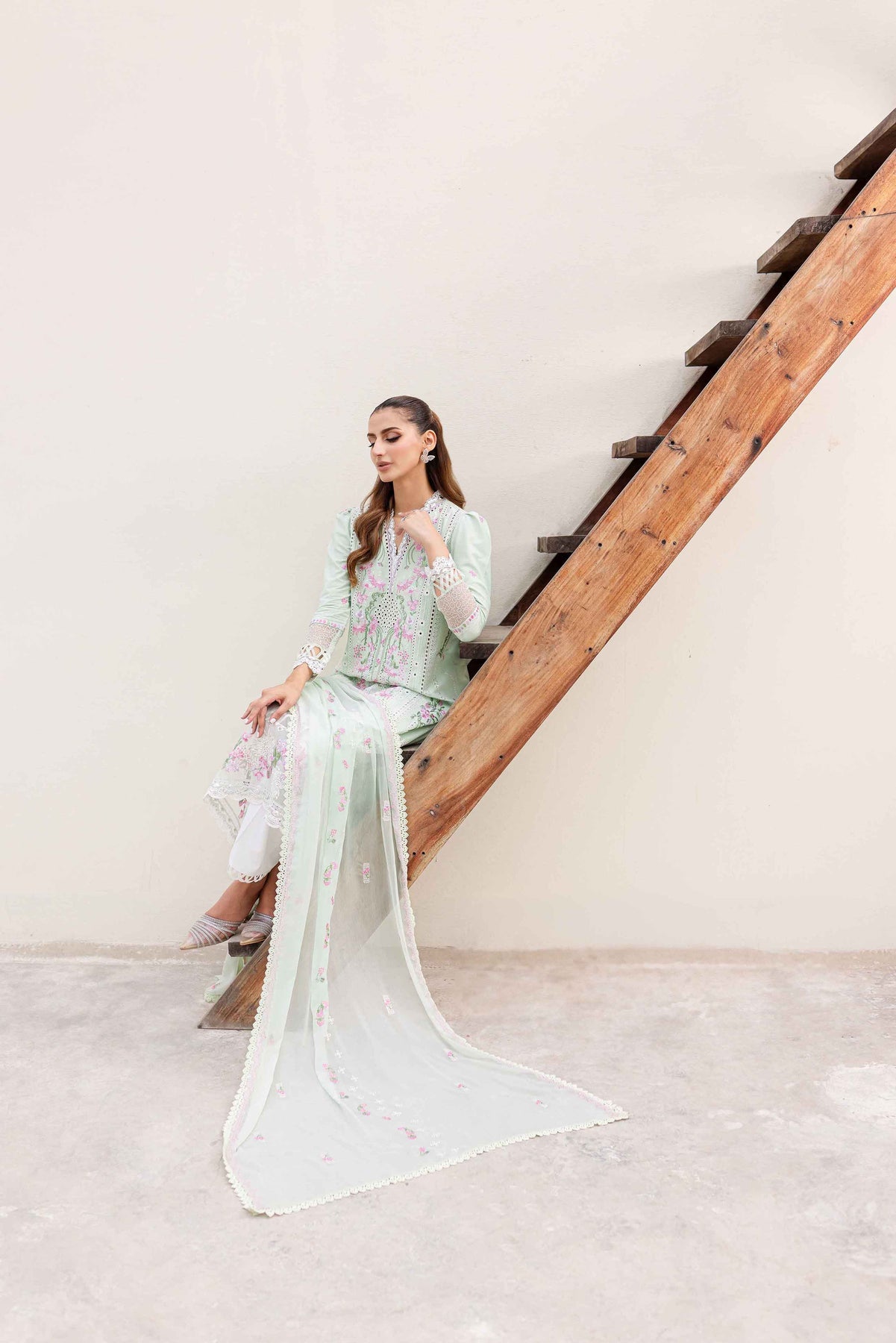 Sable Vogue | Shiree Lawn 24 | Mint Garden - Waniyas