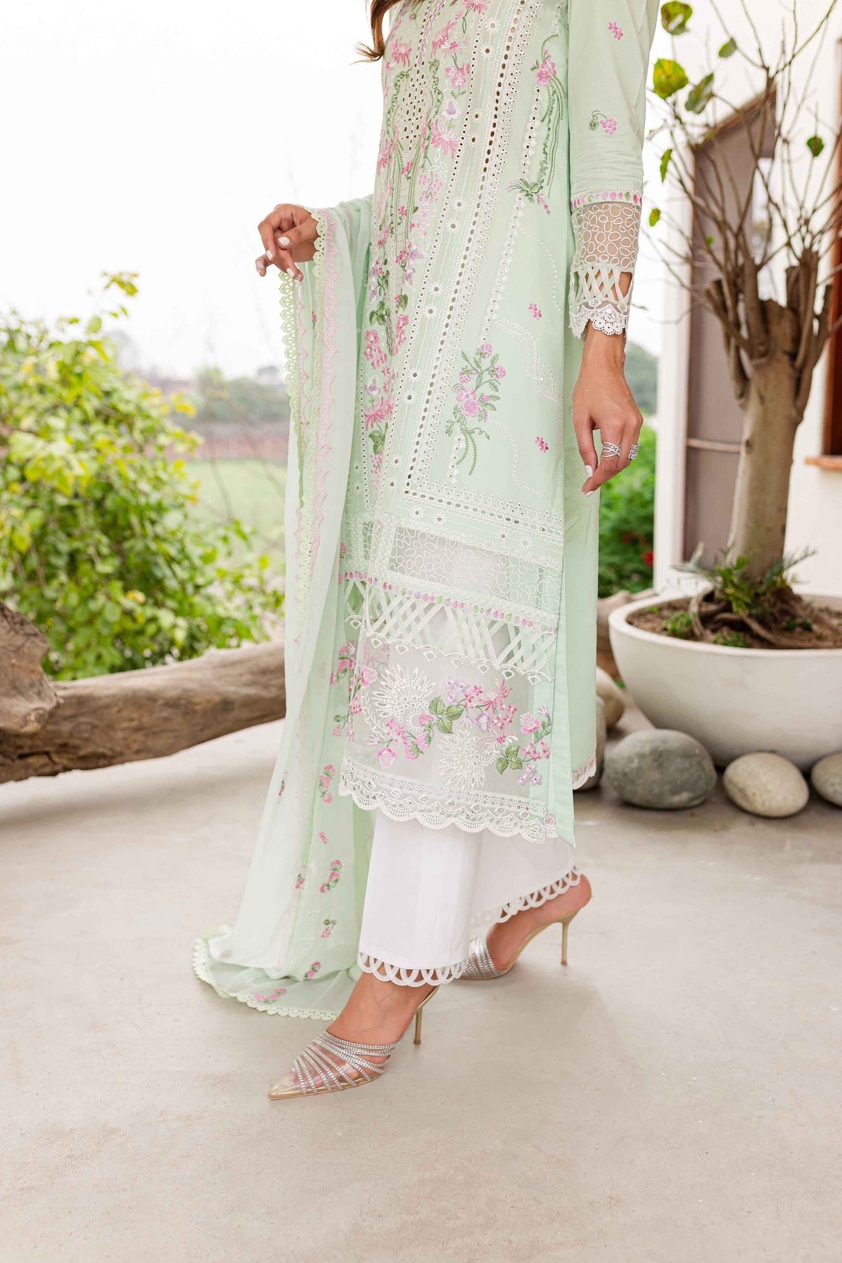 Sable Vogue | Shiree Lawn 24 | Mint Garden - Waniyas