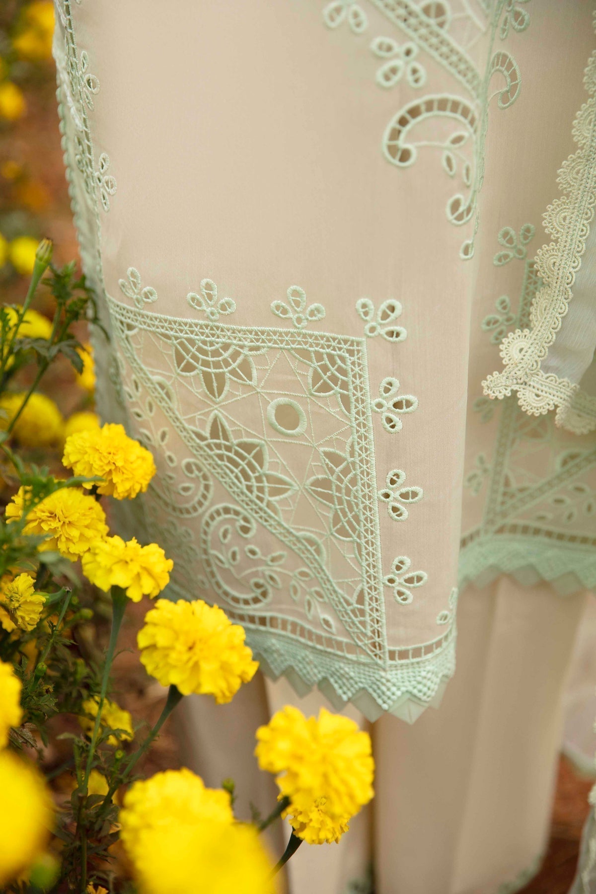 Sable Vogue | Luxury Lawn 24 | Nisa - Ladies Clothes - Maria Faisal