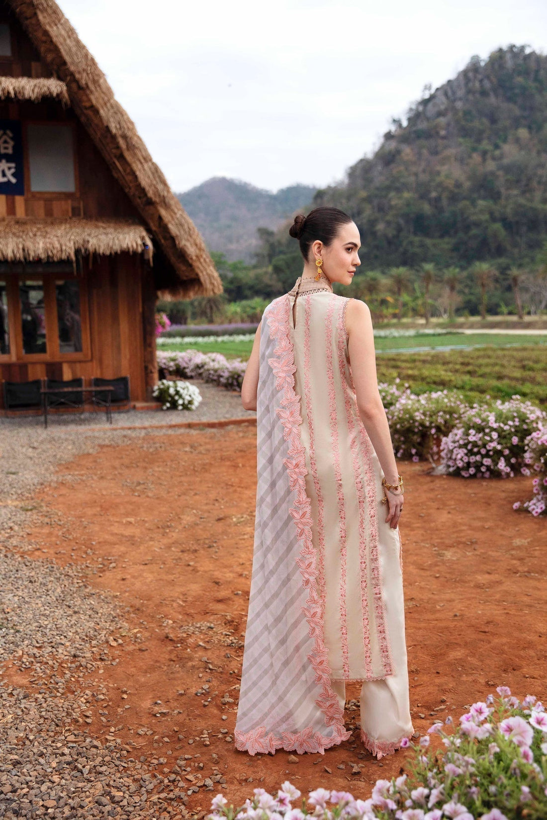 Sable Vogue | Luxury Lawn 24 | Clara - Ladies Clothes - Maria Faisal