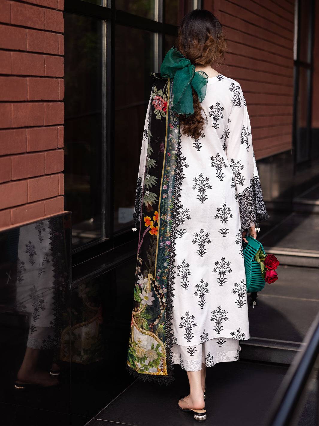 Mahnur | After Hours Luxury Lawn 25 | Sundaze Soiree by Maria Faisal - Registered Vendor of : Mahnur - type : Ladies Clothes - 100% original wedding dresses