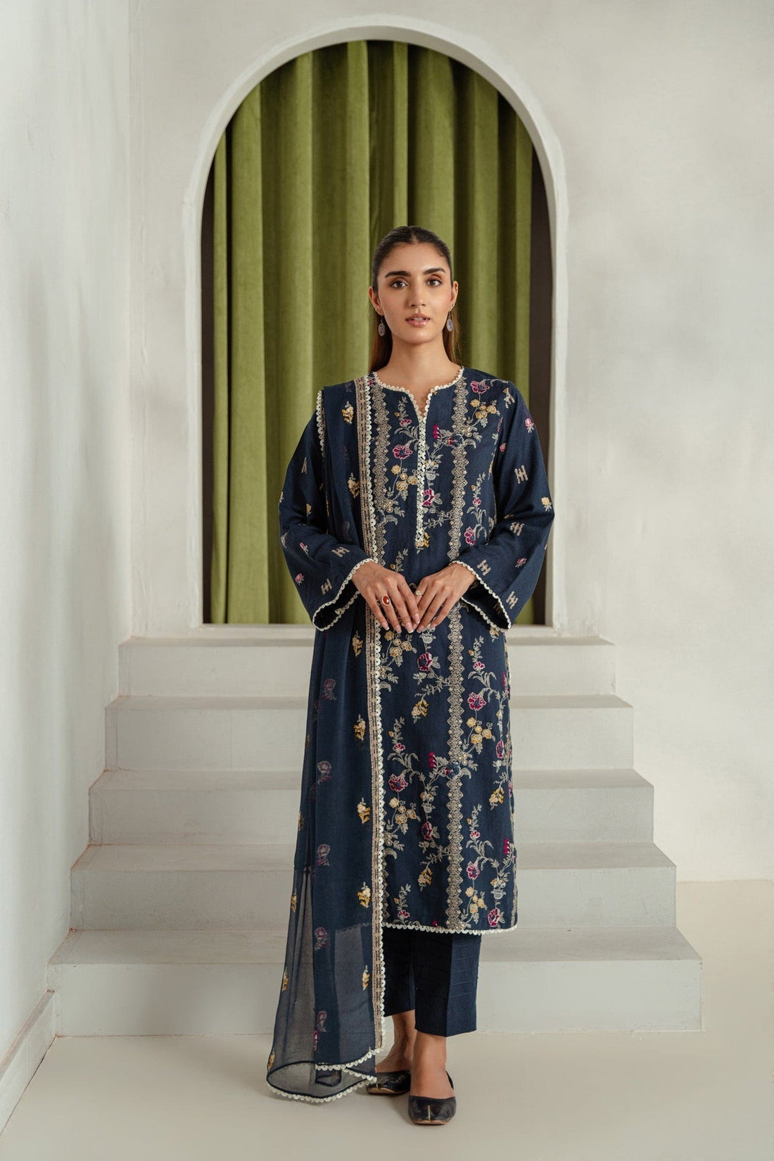 Taana Baana | Manzil Winter |  M3404B - Designer Dress with Intricate embroidery and embellishments. Shop elegent wedding dress at Maria Faisal.