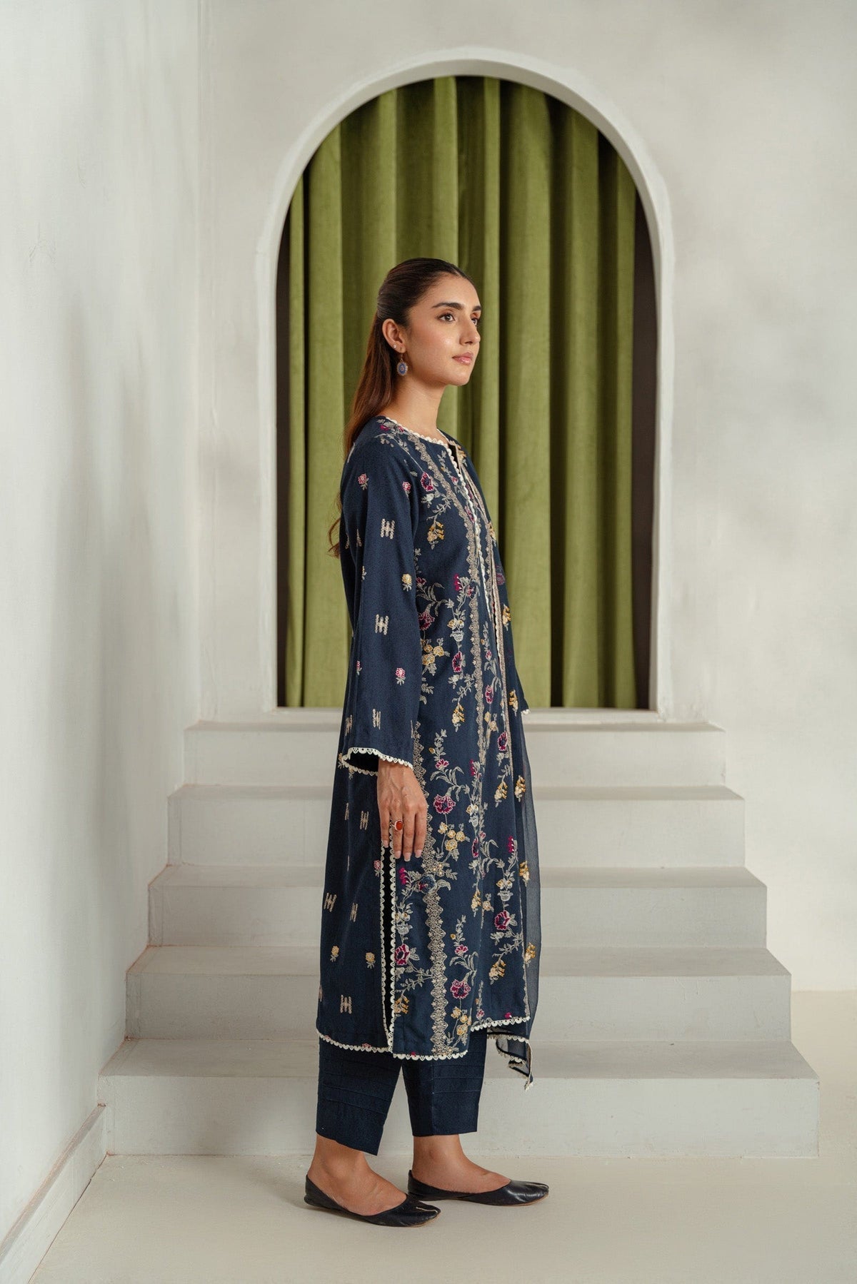 Taana Baana | Manzil Winter |  M3404B - Designer Dress with Intricate embroidery and embellishments. Shop elegent wedding dress at Maria Faisal.