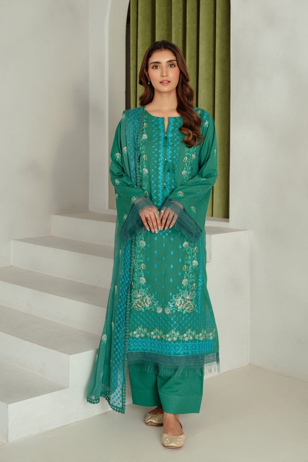 Taana Baana | Manzil Winter |  S3392 - Designer Dress with Intricate embroidery and embellishments. Shop elegent wedding dress at Maria Faisal.