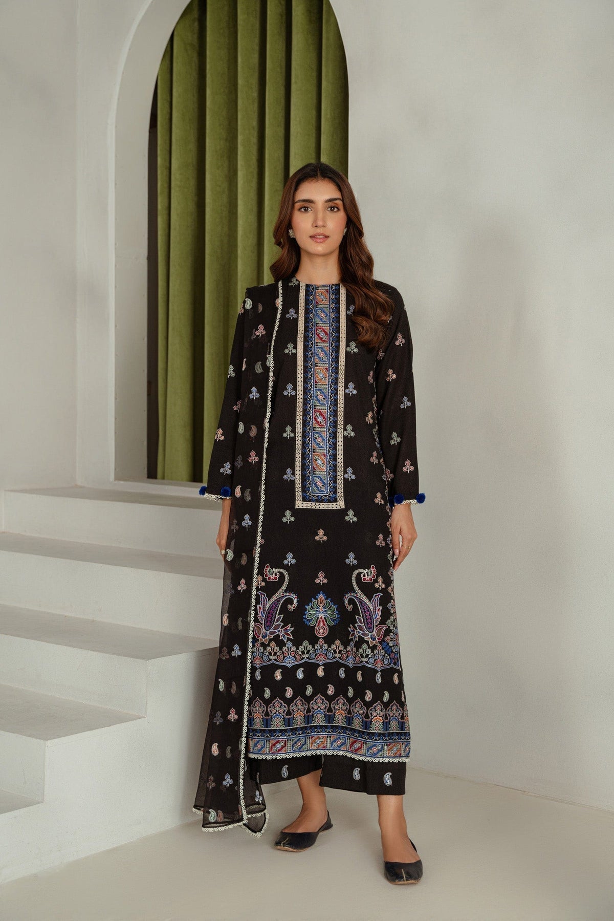 Taana Baana | Manzil Winter |  S3395B - Designer Dress with Intricate embroidery and embellishments. Shop elegent wedding dress at Maria Faisal.
