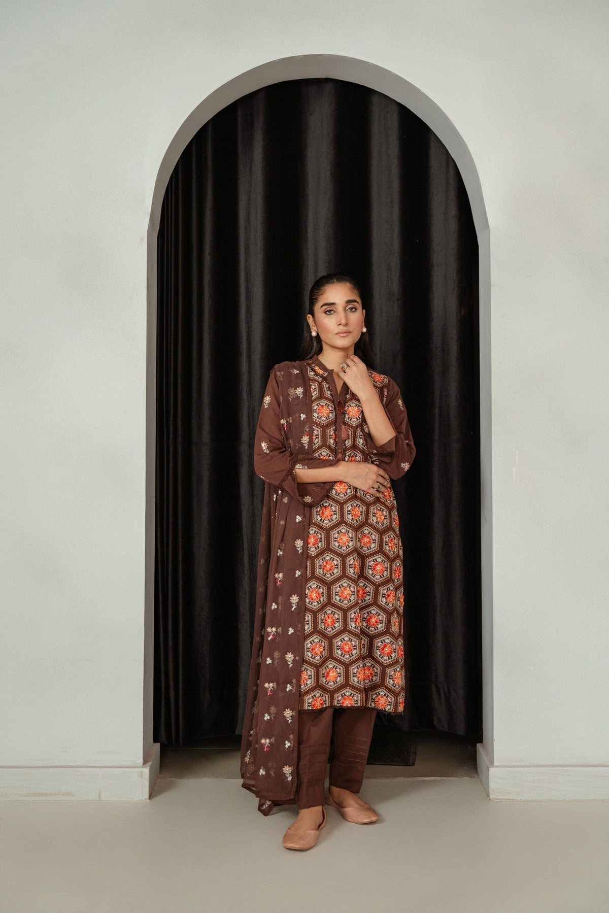 Taana Baana | Manzil Winter |  M3403B - Designer Dress with Intricate embroidery and embellishments. Shop elegent wedding dress at Maria Faisal.