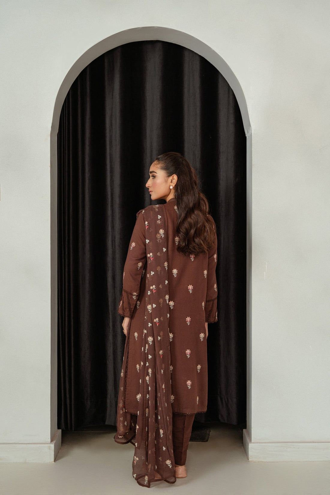Taana Baana | Manzil Winter |  M3403B - Designer Dress with Intricate embroidery and embellishments. Shop elegent wedding dress at Maria Faisal.