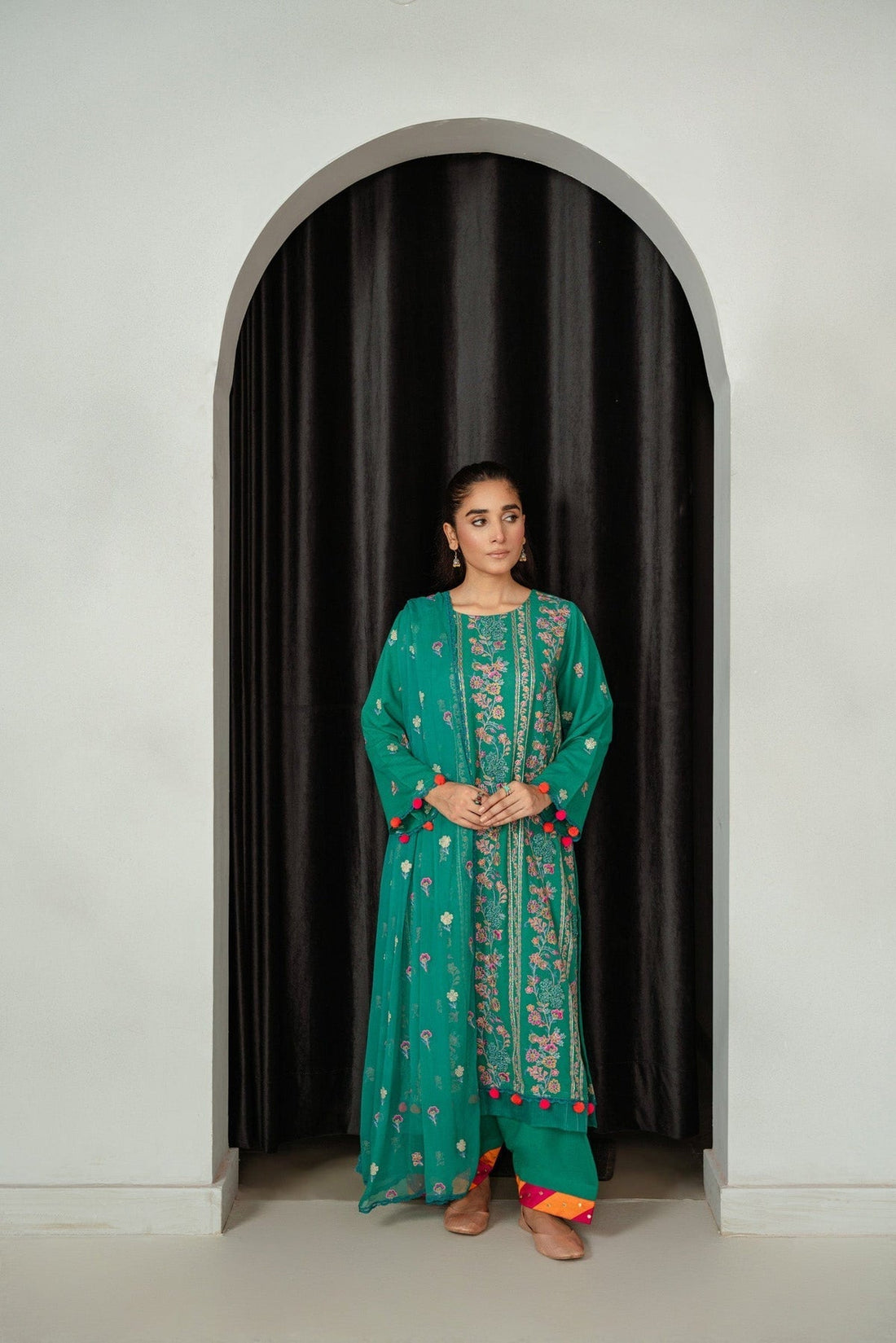 Taana Baana | Manzil Winter |M3402A - Designer Dress with Intricate embroidery and embellishments. Shop elegent wedding dress at Maria Faisal.