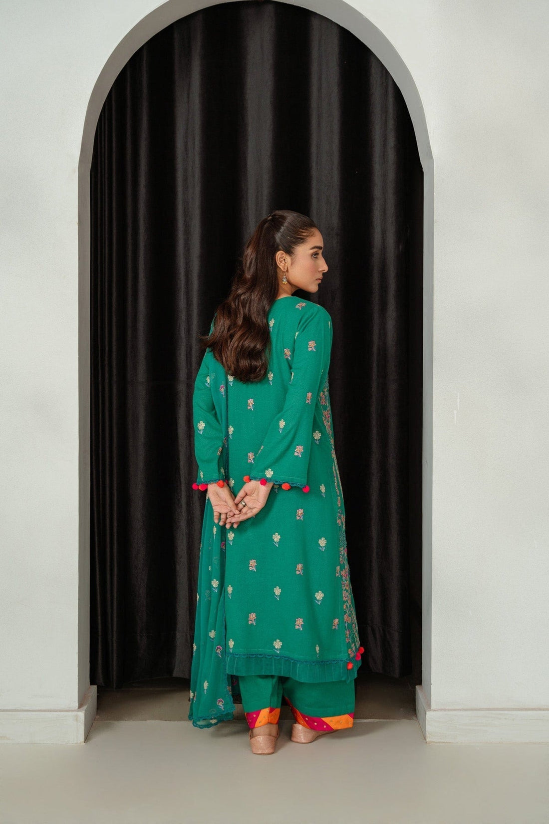 Taana Baana | Manzil Winter |M3402A - Designer Dress with Intricate embroidery and embellishments. Shop elegent wedding dress at Maria Faisal.