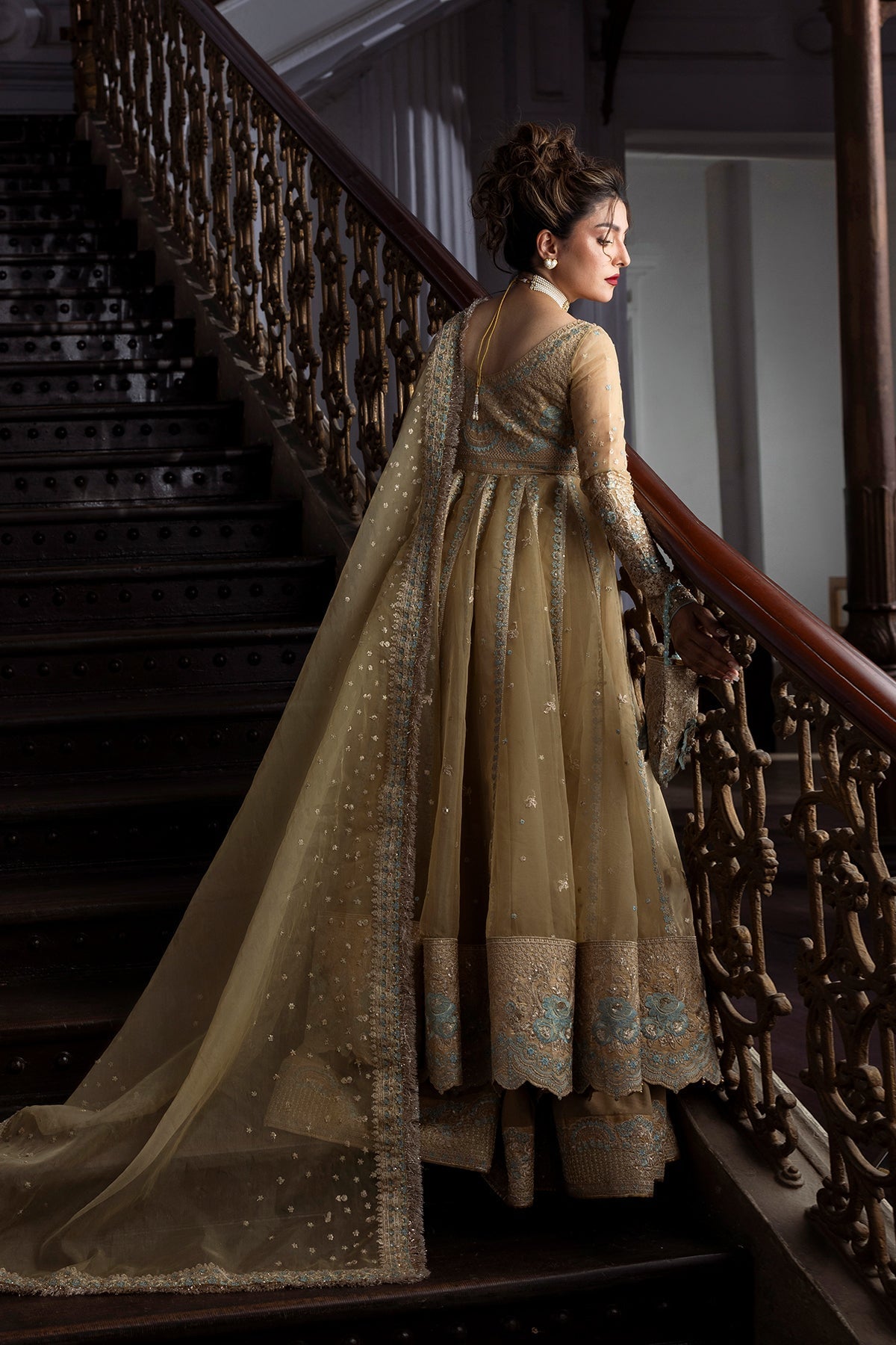 Erum Khan | Jahan Wedding 25 | Golden Glow - Ladies Clothes - Maria Faisal