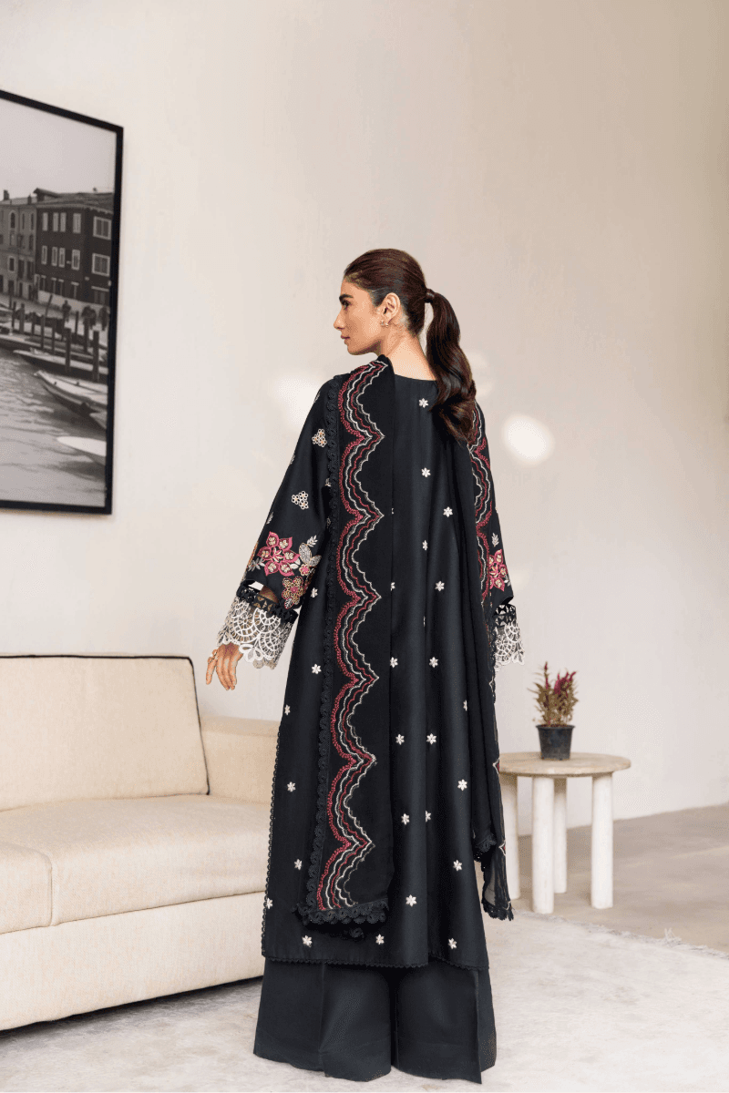 Manara | Mgrolia Garden 25 | MIDSUMMER NIGHT by Maria Faisal - Registered Vendor of : Manara - type : Ladies Clothes - 100% original wedding dresses