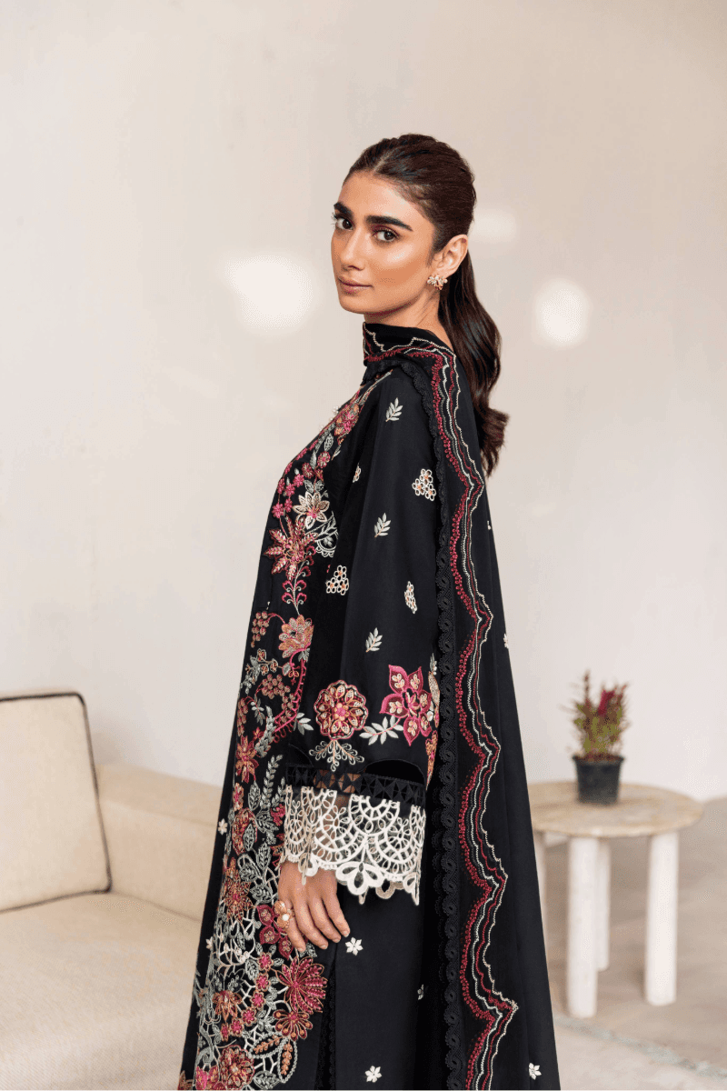 Manara | Mgrolia Garden 25 | MIDSUMMER NIGHT by Maria Faisal - Registered Vendor of : Manara - type : Ladies Clothes - 100% original wedding dresses