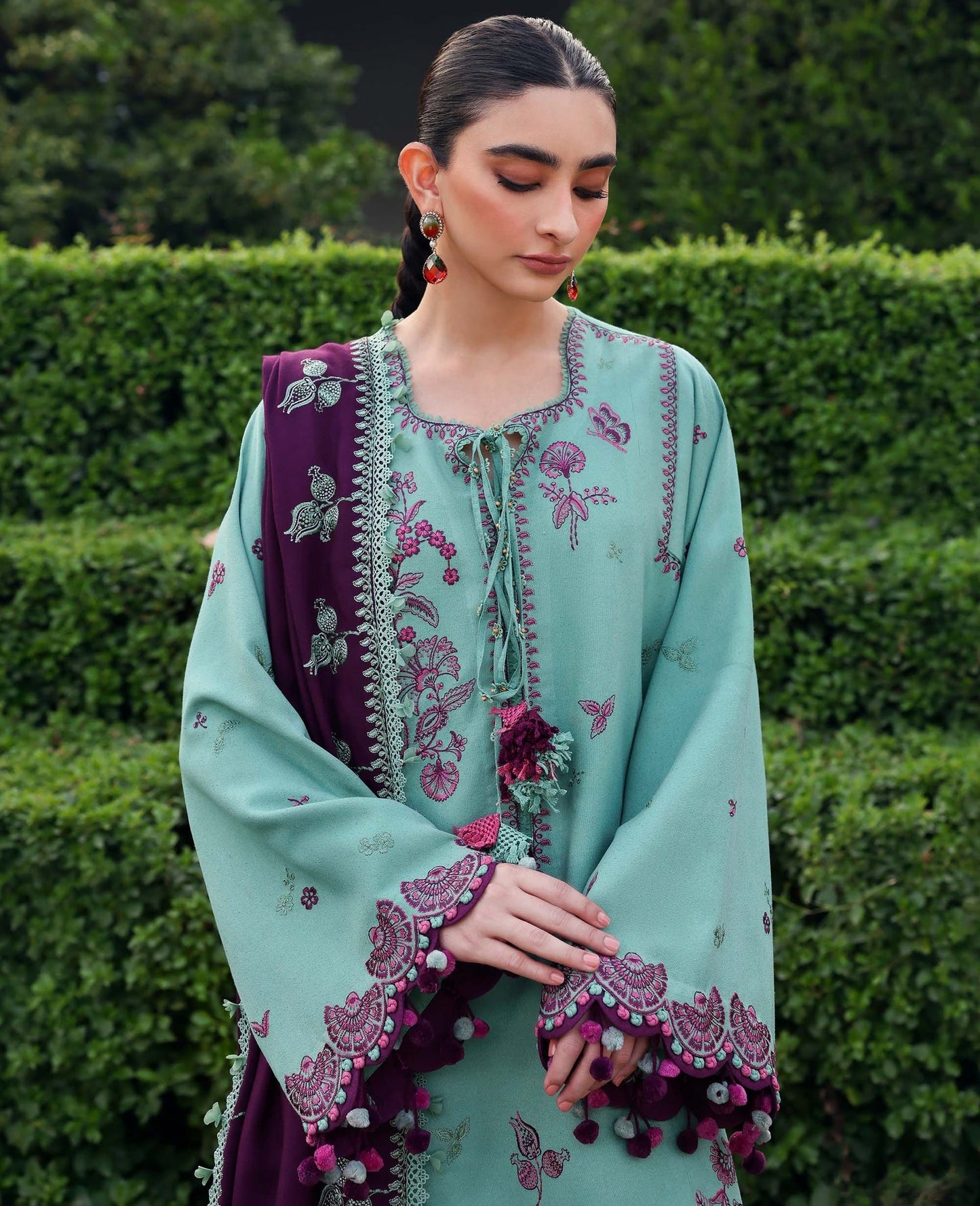 Virella – authentic Pakistani dress from the Amaris Luxury Shawl 25 collection for women in the UK