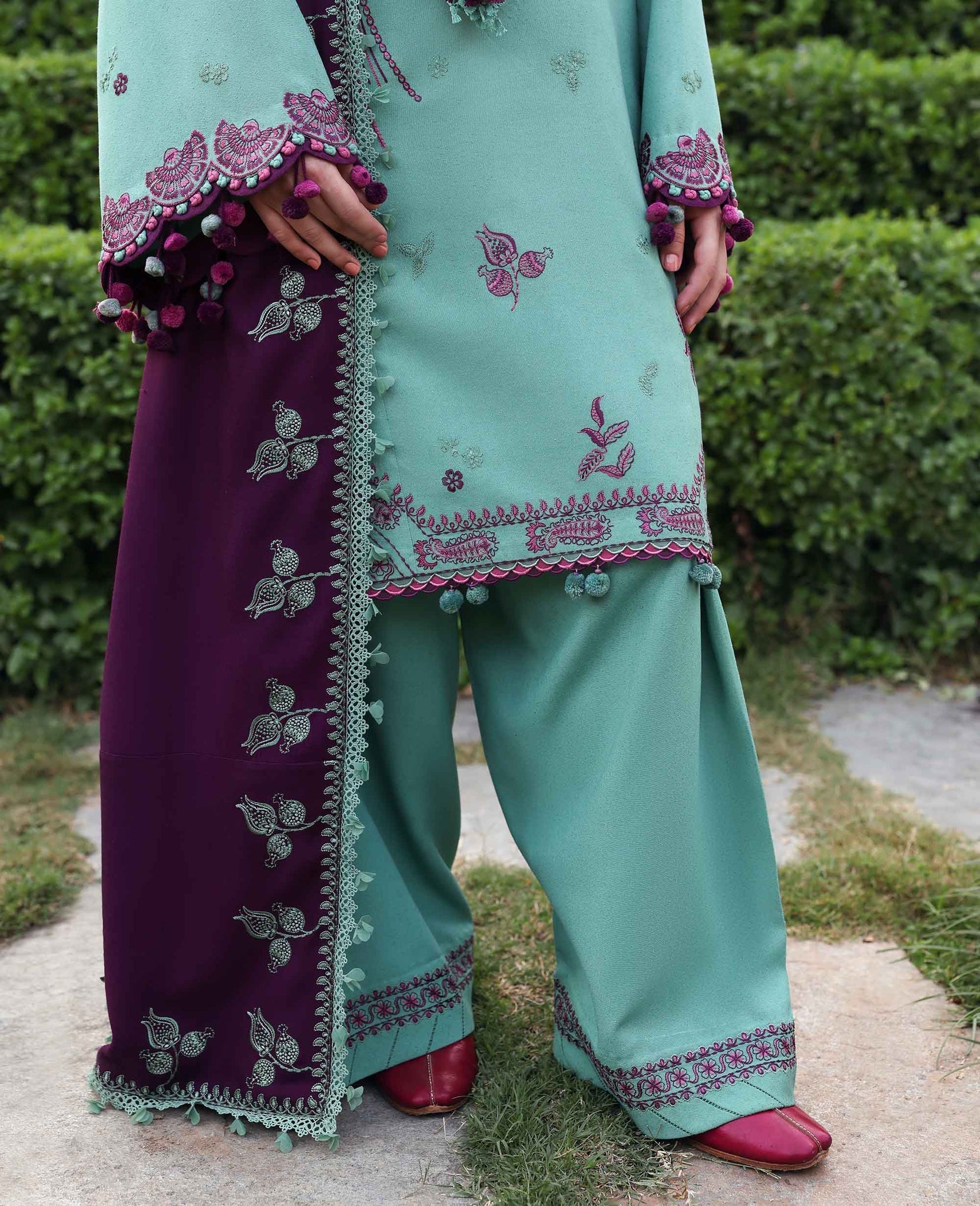 Virella – authentic Pakistani dress from the Amaris Luxury Shawl 25 collection for women in the UK