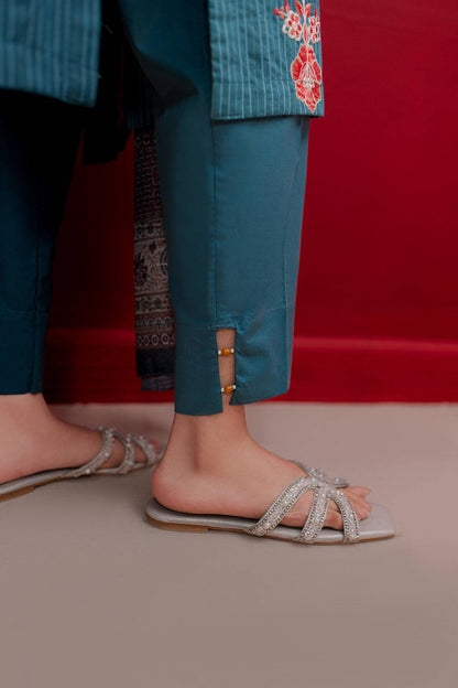 Zellbury | Winter Pret | Embroidered Kurta Dupatta Trouser - 1265 by Maria Faisal - Registered Vendor of : Zellbury Women - type : Signature Pret - 100% original wedding dresses