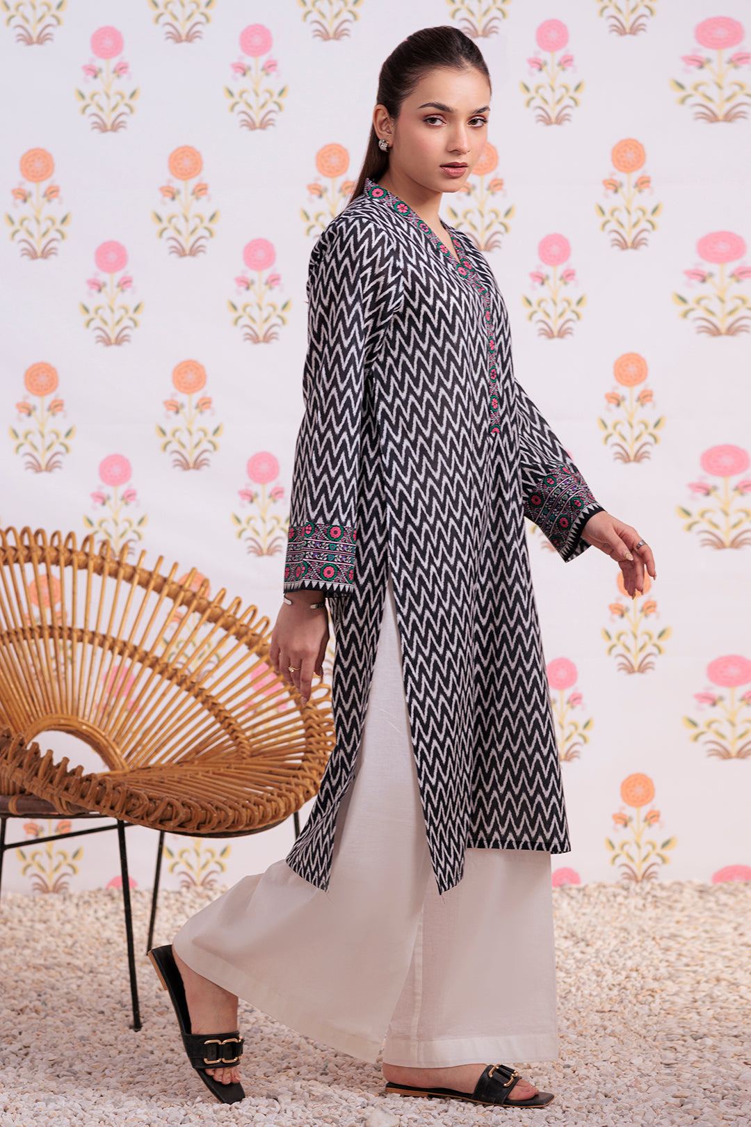 Zellbury | Winter Pret | Kurta - 3176 - Designer Dress with Intricate embroidery and embellishments. Shop elegent wedding dress at Maria Faisal.