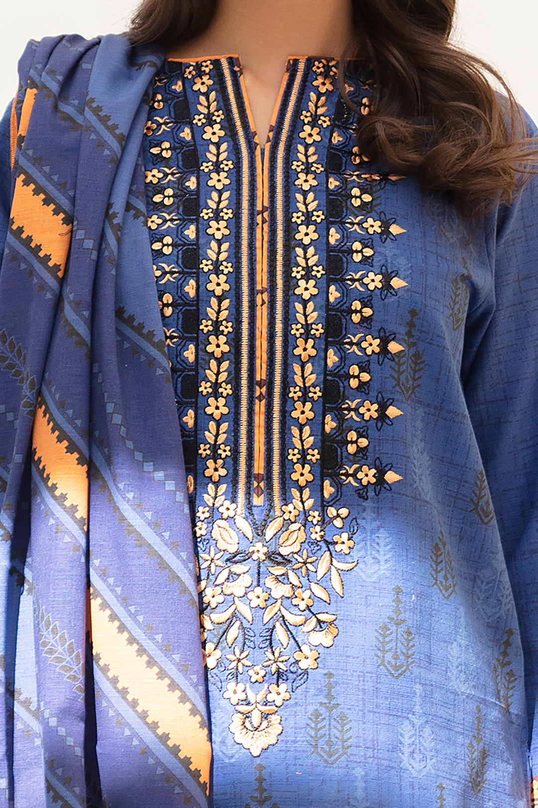 Zellbury | Winter Pret | Kurta Dupatta - 0755 - Designer Dress with Intricate embroidery and embellishments. Shop elegent wedding dress at Maria Faisal.