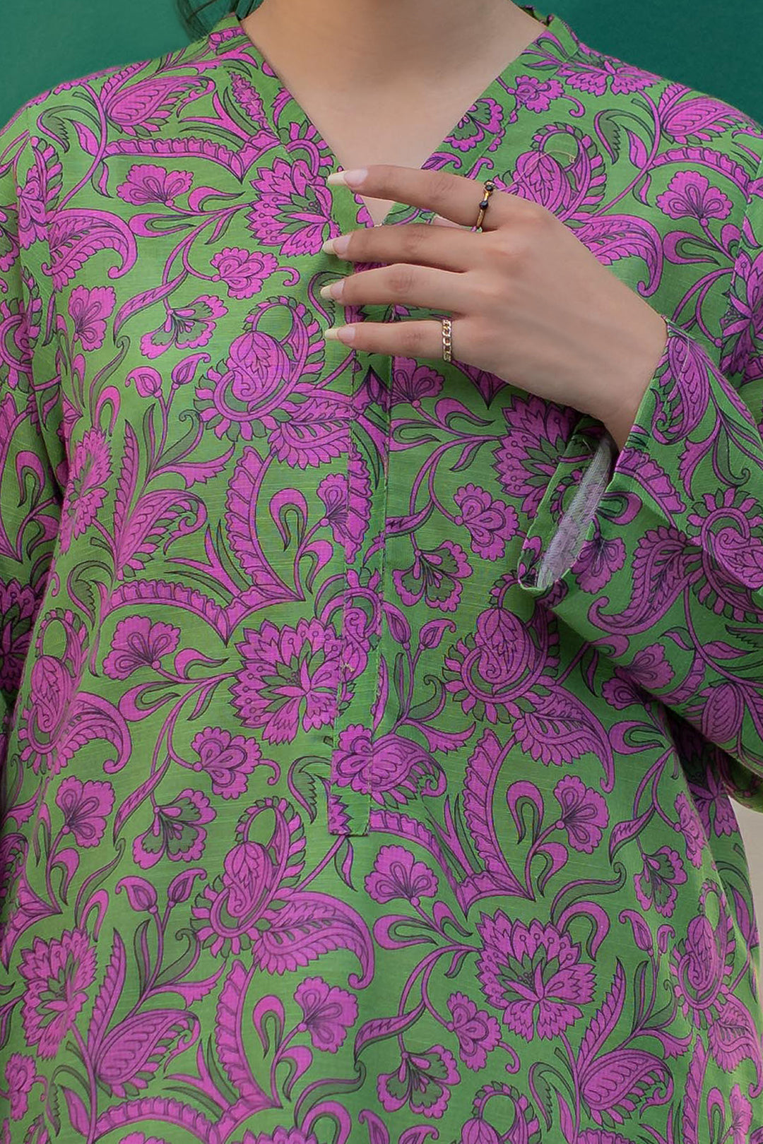 Zellbury | Winter Pret | Kurta - 3019 - Designer Dress with Intricate embroidery and embellishments. Shop elegent wedding dress at Maria Faisal.