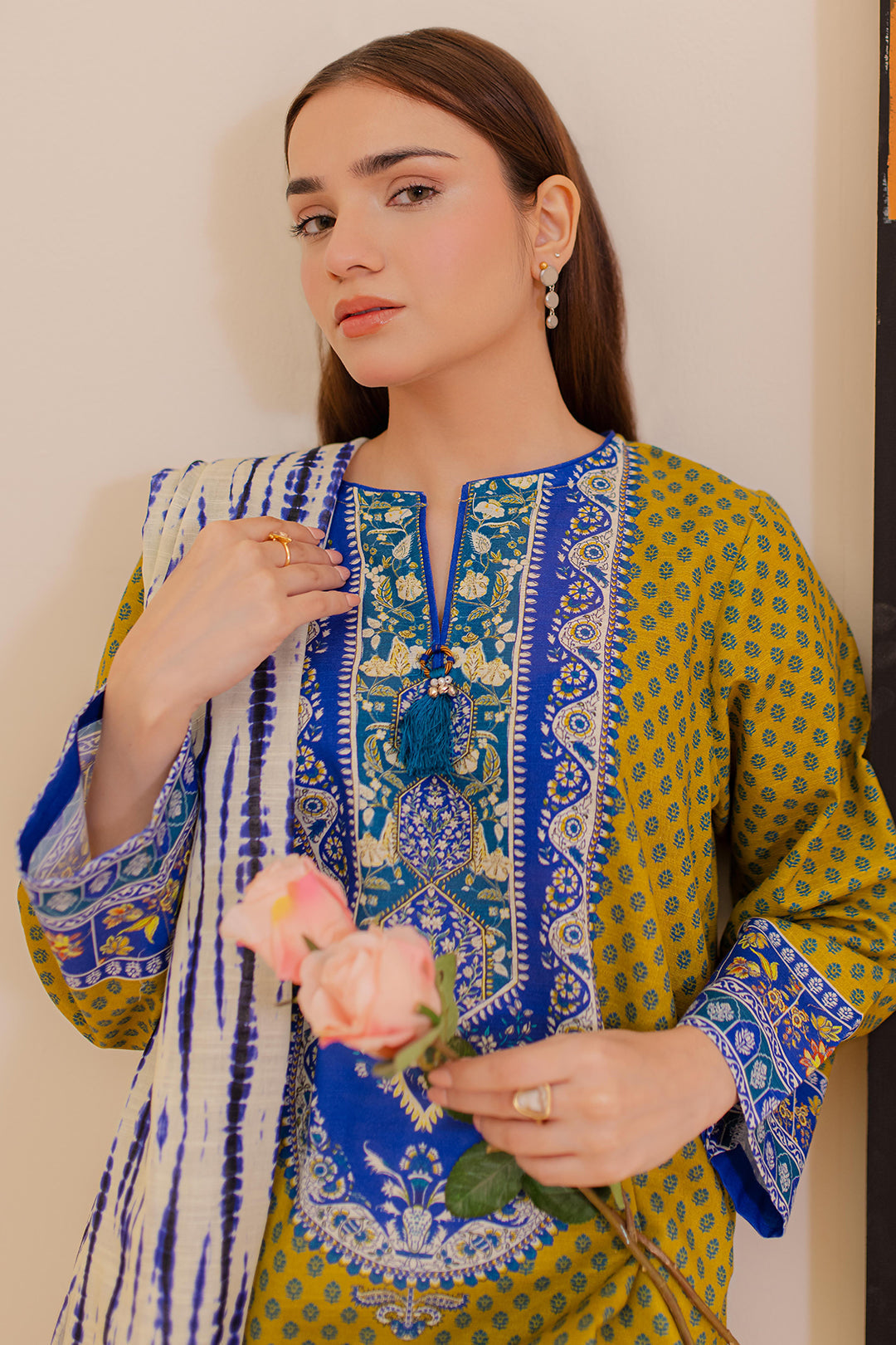 Zellbury | Winter Pret | Kurta Dupatta - 3032 - Designer Dress with Intricate embroidery and embellishments. Shop elegent wedding dress at Maria Faisal.