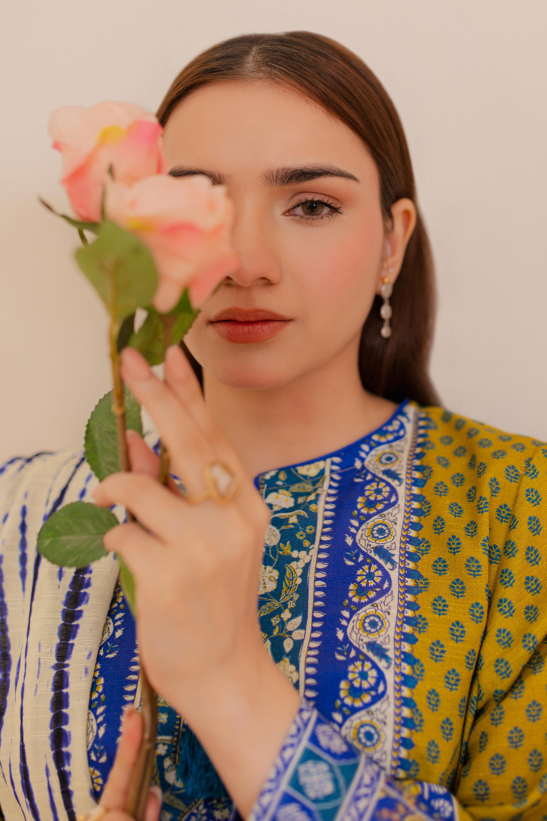 Zellbury | Winter Pret | Kurta Dupatta - 3032 - Designer Dress with Intricate embroidery and embellishments. Shop elegent wedding dress at Maria Faisal.