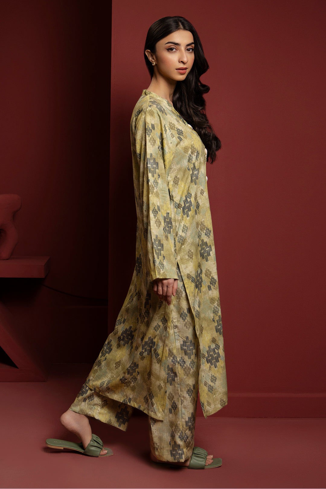 Zellbury | Winter Pret | Kurta Trouser - 3035 - Designer Dress with Intricate embroidery and embellishments. Shop elegent wedding dress at Maria Faisal.