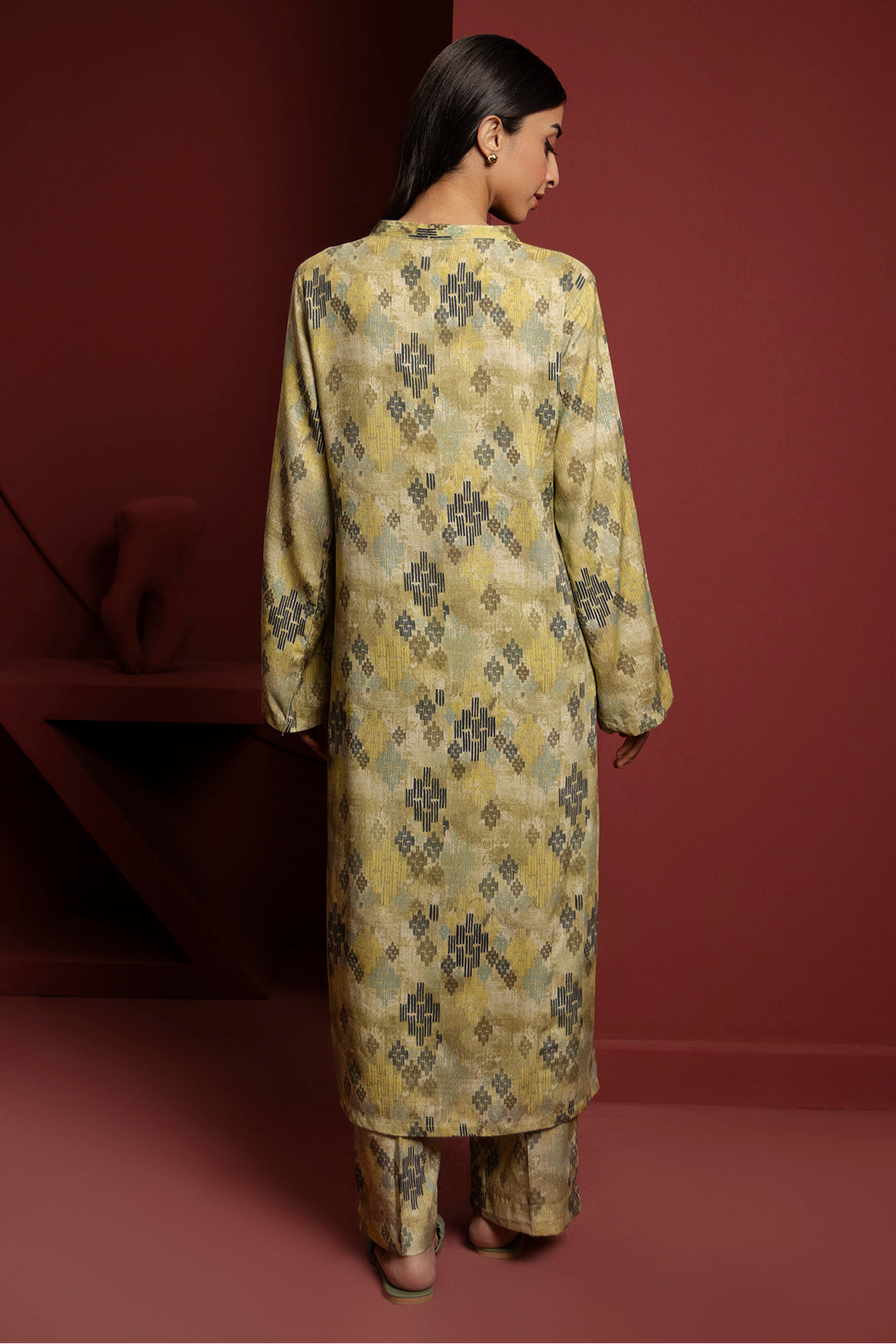Zellbury | Winter Pret | Kurta Trouser - 3035 - Designer Dress with Intricate embroidery and embellishments. Shop elegent wedding dress at Maria Faisal.