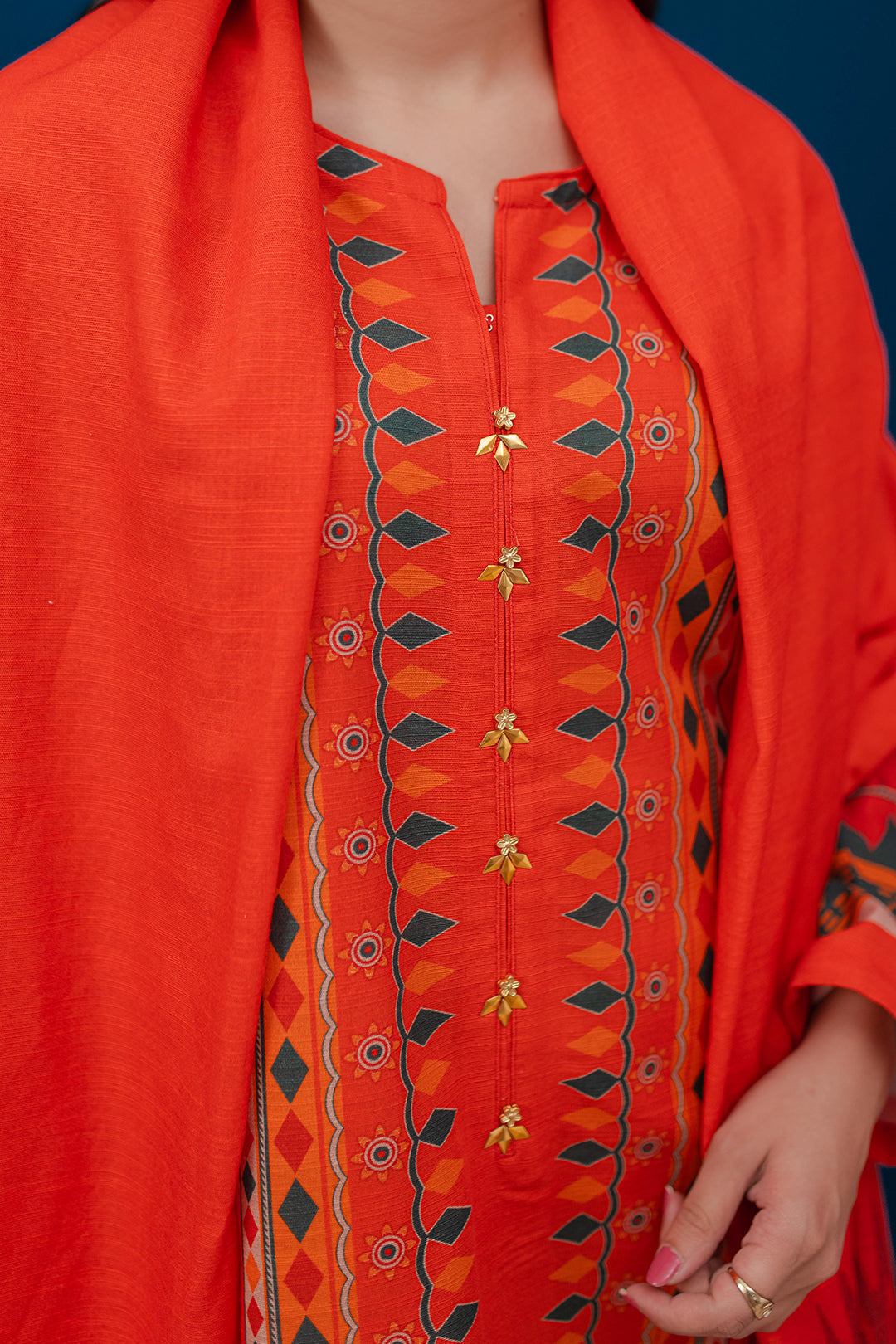 Zellbury | Winter Pret | Kurta Dupatta - 3053 - Designer Dress with Intricate embroidery and embellishments. Shop elegent wedding dress at Maria Faisal.