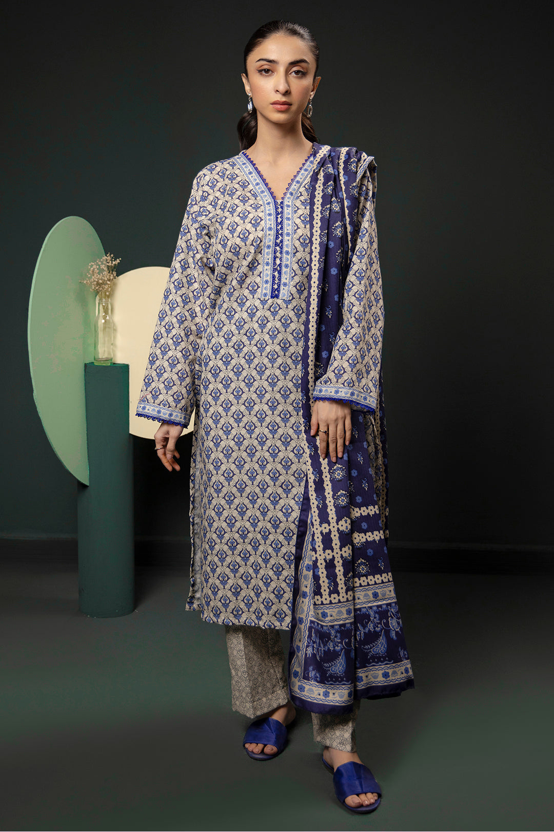 Zellbury | Winter Pret | Kurta Shawl Trouser - 3153 - Designer Dress with Intricate embroidery and embellishments. Shop elegent wedding dress at Maria Faisal.
