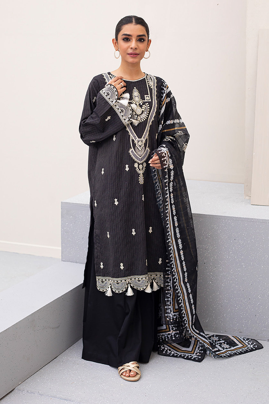 Zellbury | Unstitched 3 Piece Lawn | Embroidered Shirt Shalwar Dupatta - 0190 - Designer Dress with Intricate embroidery and embellishments. Shop elegent wedding dress at Maria Faisal.