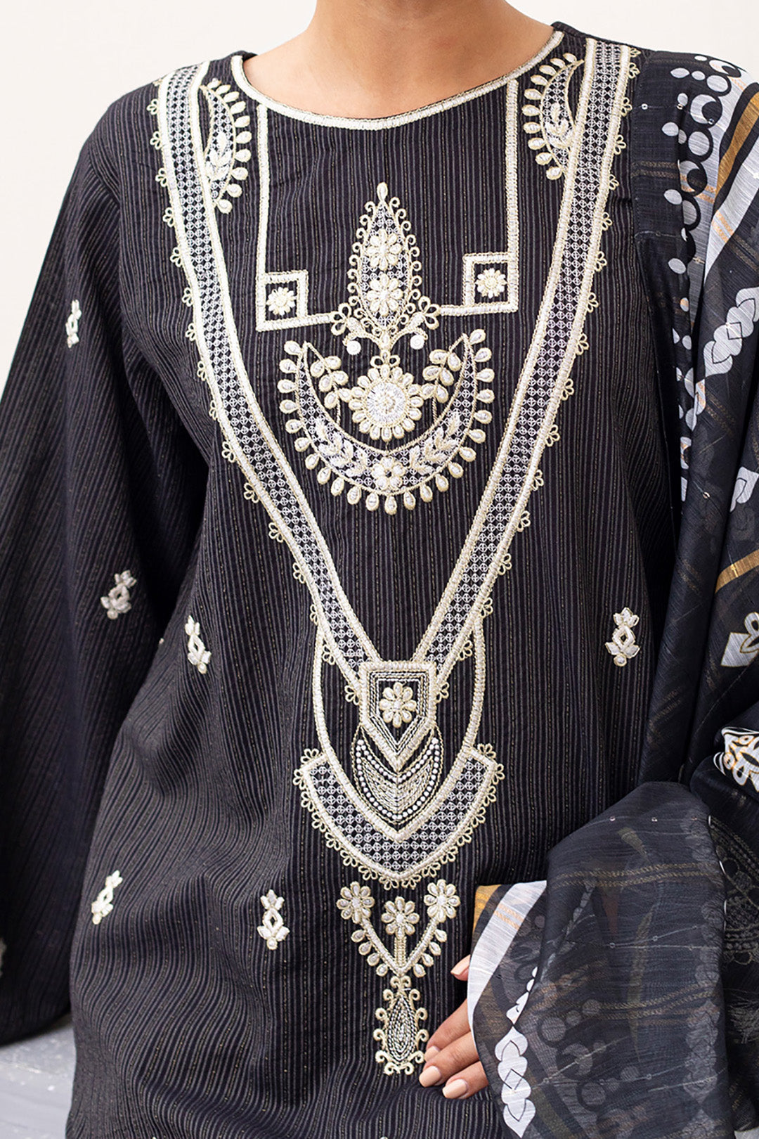 Zellbury | Unstitched 3 Piece Lawn | Embroidered Shirt Shalwar Dupatta - 0190 - Designer Dress with Intricate embroidery and embellishments. Shop elegent wedding dress at Maria Faisal.