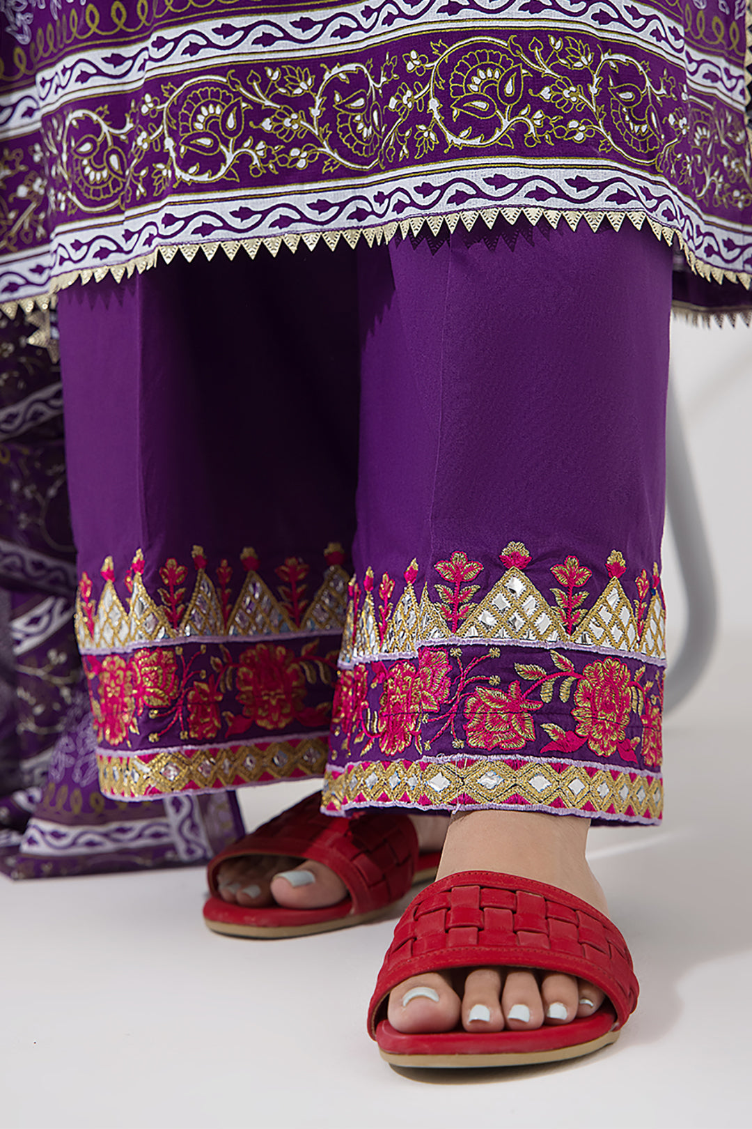 Zellbury | Unstitched 3 Piece Lawn | Embroidered Shirt Shalwar Dupatta - 0196 - Designer Dress with Intricate embroidery and embellishments. Shop elegent wedding dress at Maria Faisal.