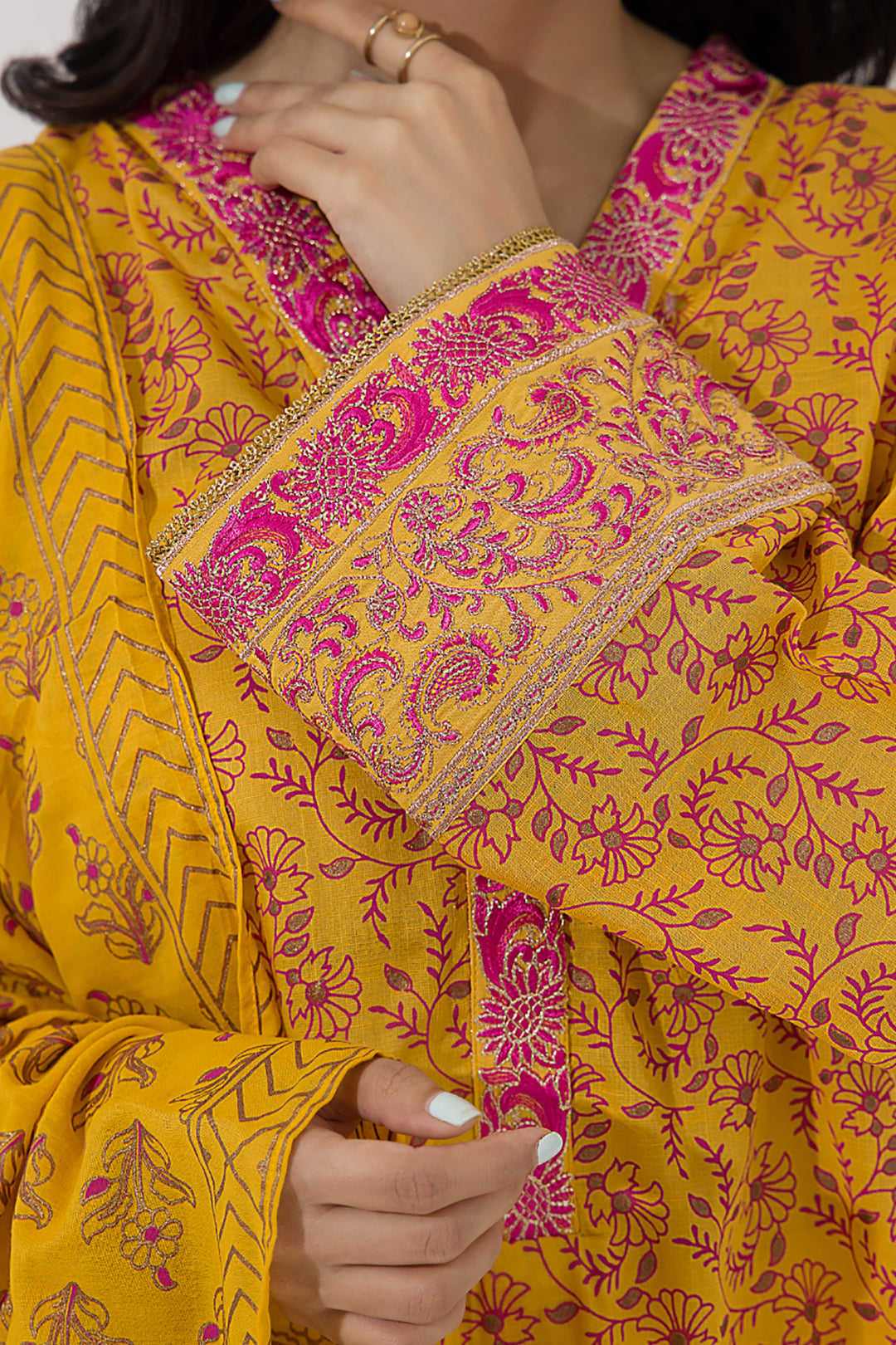 Zellbury | Unstitched 3 Piece Lawn | Embroidered Shirt Shalwar Dupatta - 0199 - Designer Dress with Intricate embroidery and embellishments. Shop elegent wedding dress at Maria Faisal.