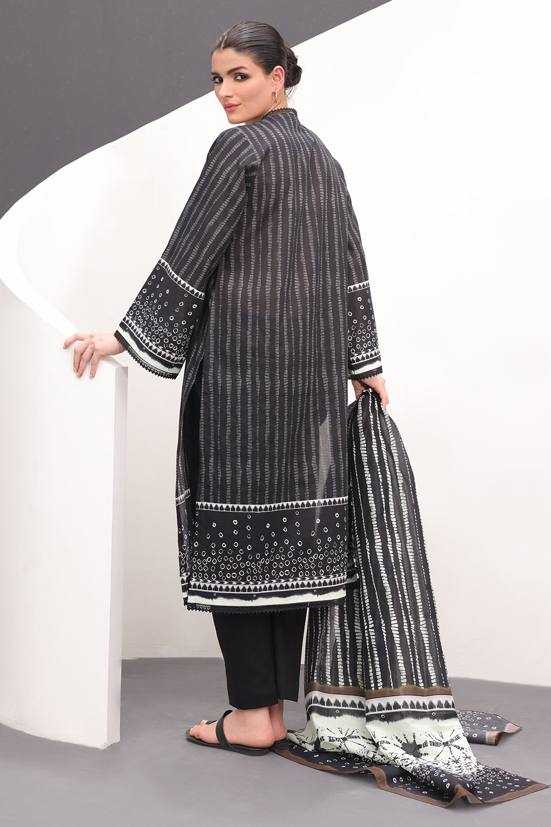 Zellbury | Unstitched 3 Piece Lawn | Shirt Shalwar Dupatta - 1509 - Designer Dress with Intricate embroidery and embellishments. Shop elegent wedding dress at Maria Faisal.