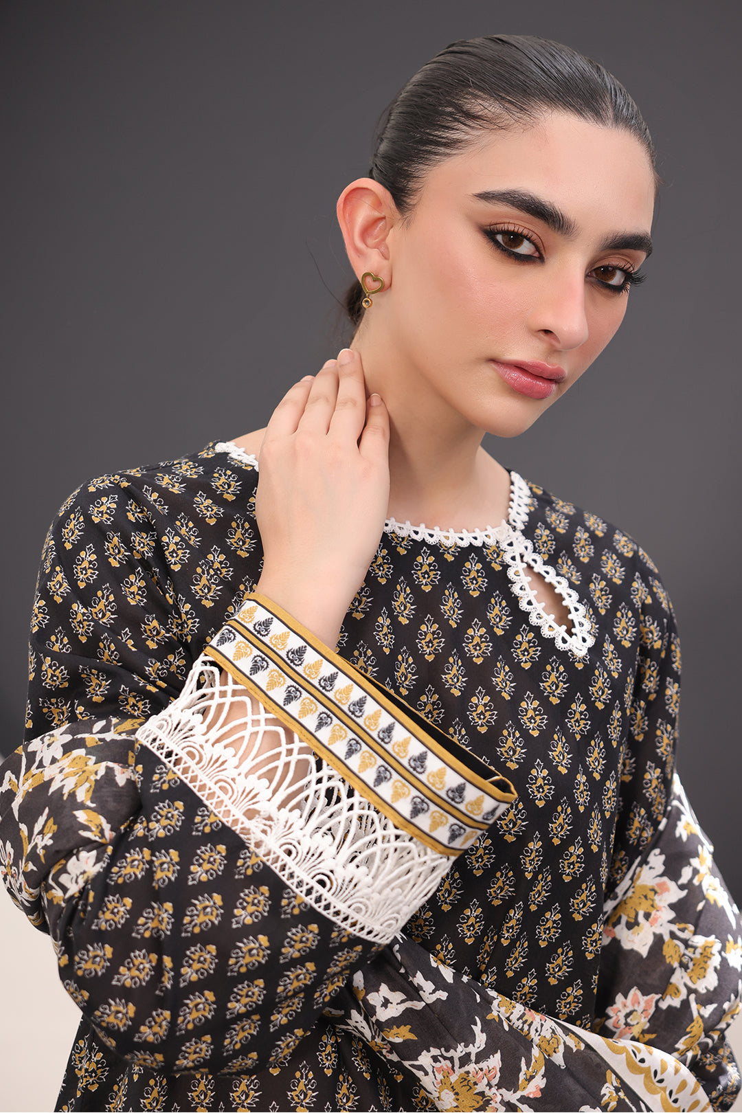 Zellbury | Unstitched 3 Piece Lawn | Shirt Shalwar Dupatta - 1515 - Designer Dress with Intricate embroidery and embellishments. Shop elegent wedding dress at Maria Faisal.
