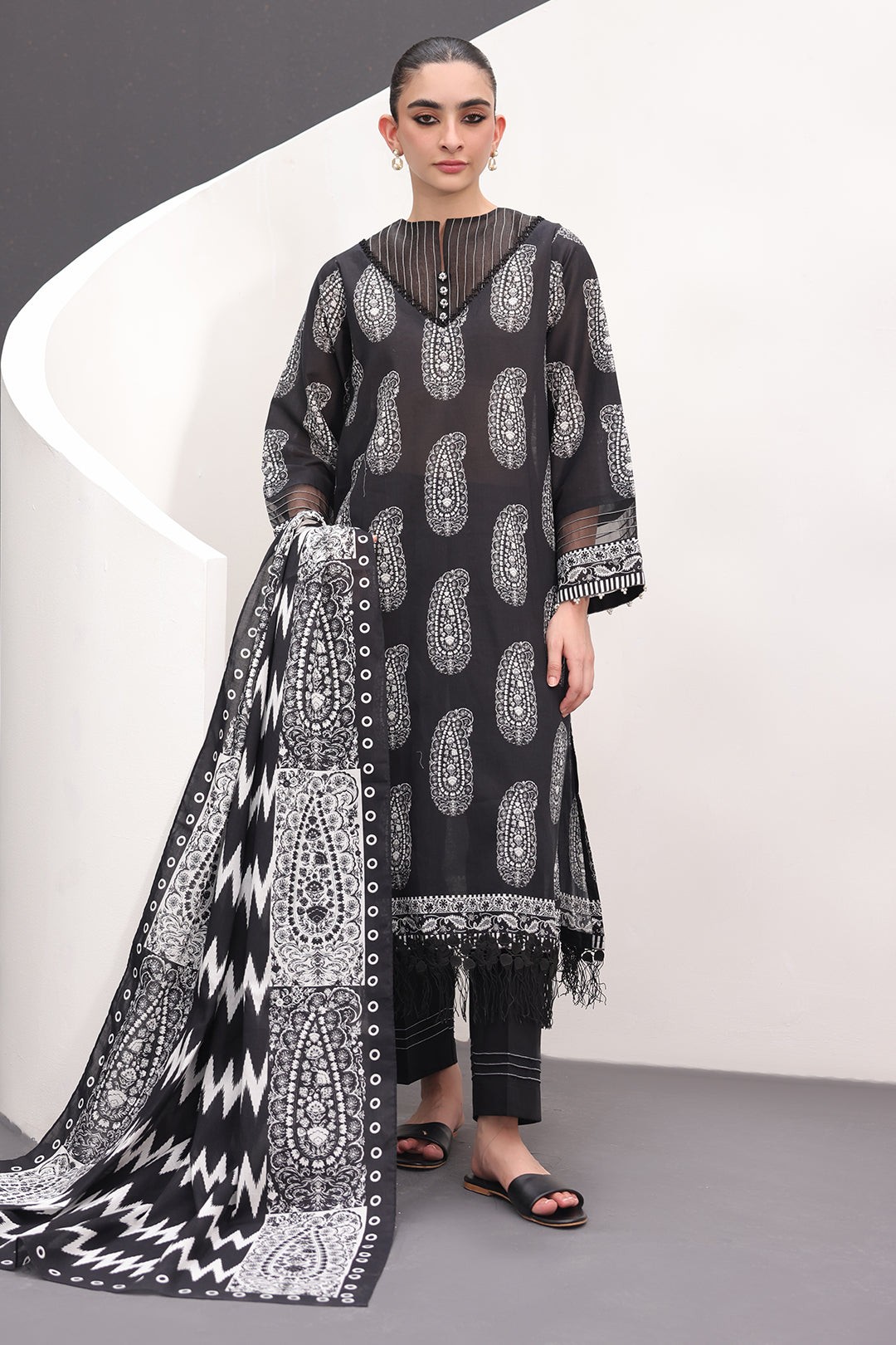 Zellbury | Unstitched 3 Piece Lawn | Shirt Shalwar Dupatta - 1525 - Designer Dress with Intricate embroidery and embellishments. Shop elegent wedding dress at Maria Faisal.