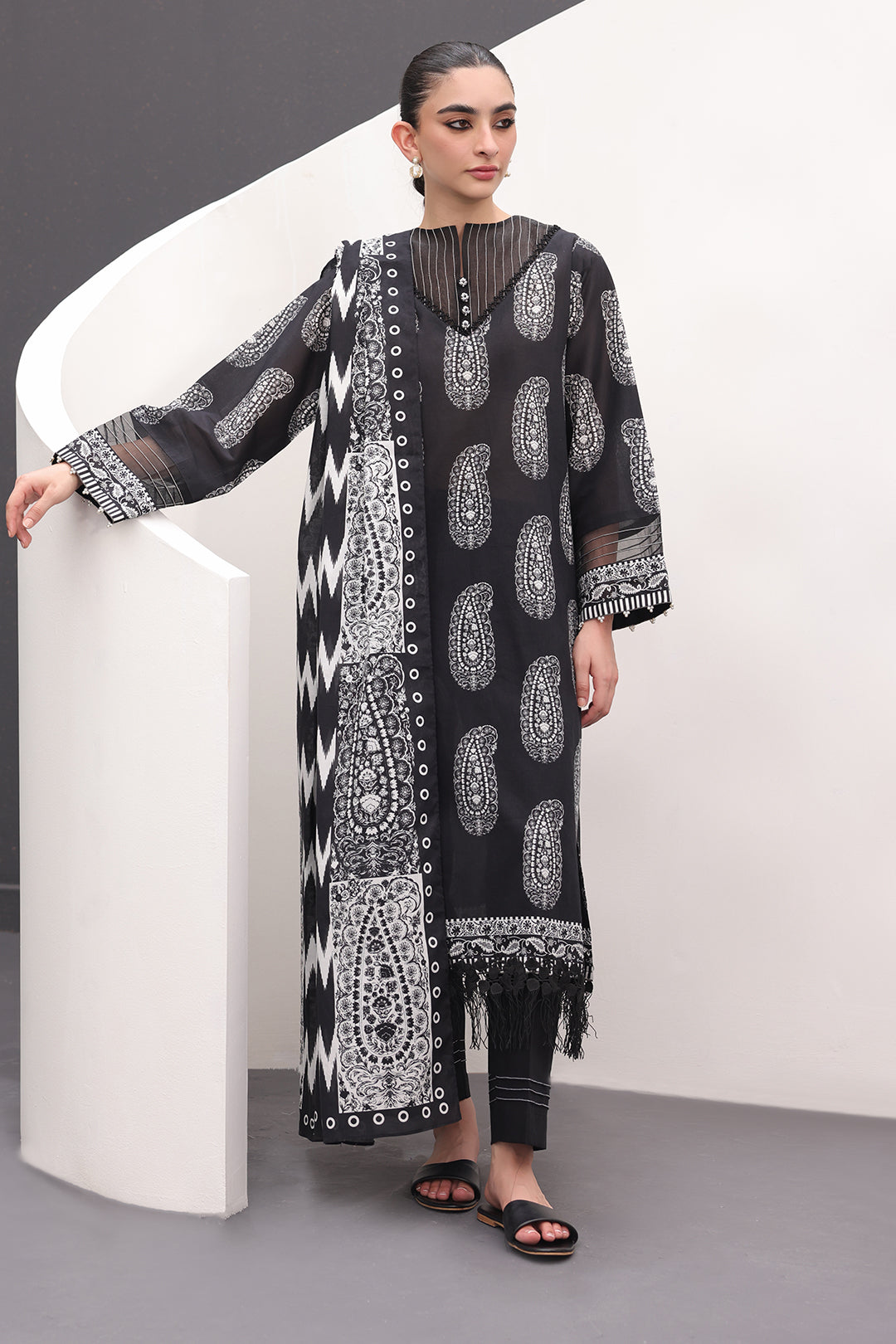 Zellbury | Unstitched 3 Piece Lawn | Shirt Shalwar Dupatta - 1525 - Designer Dress with Intricate embroidery and embellishments. Shop elegent wedding dress at Maria Faisal.