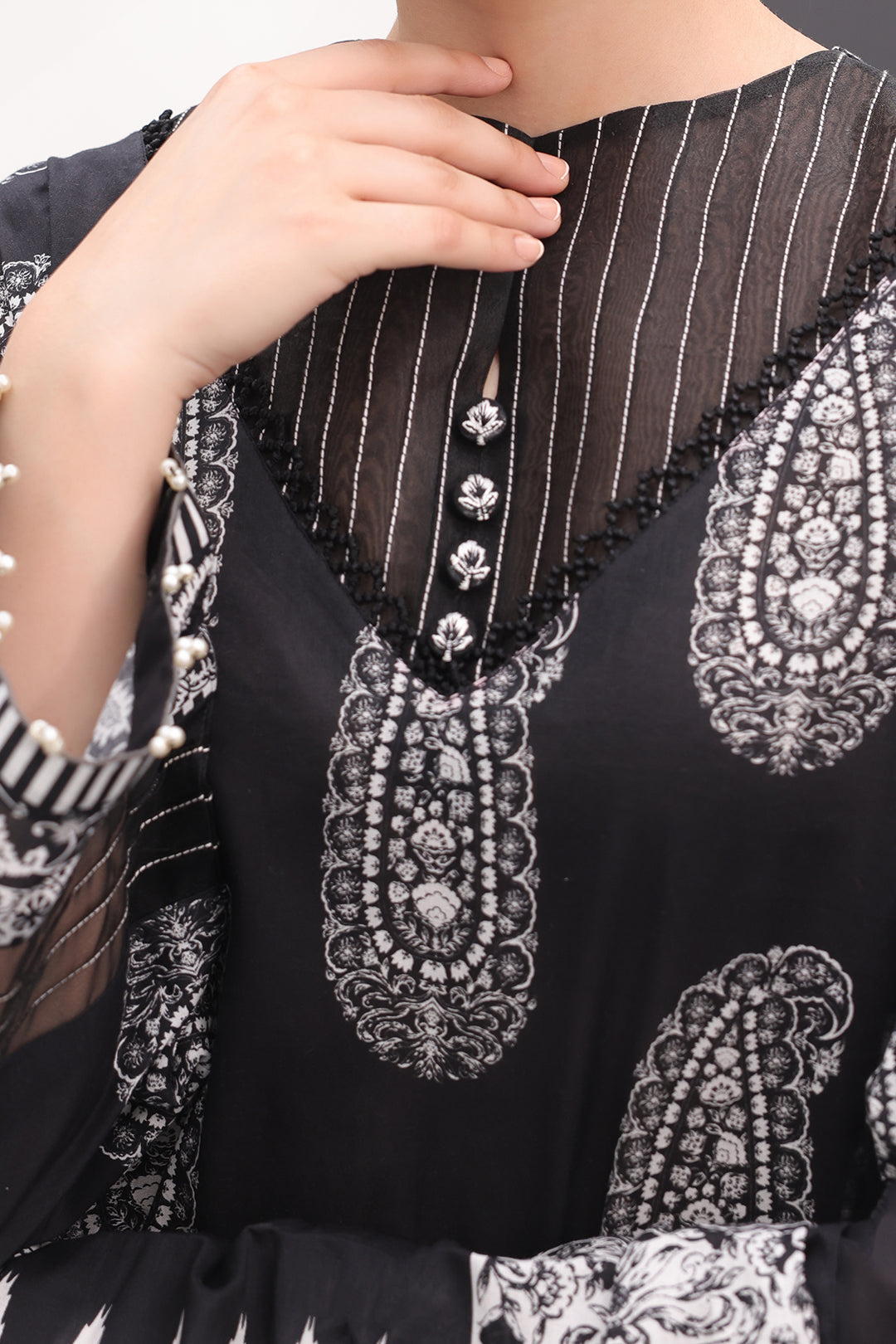 Zellbury | Unstitched 3 Piece Lawn | Shirt Shalwar Dupatta - 1525 - Designer Dress with Intricate embroidery and embellishments. Shop elegent wedding dress at Maria Faisal.