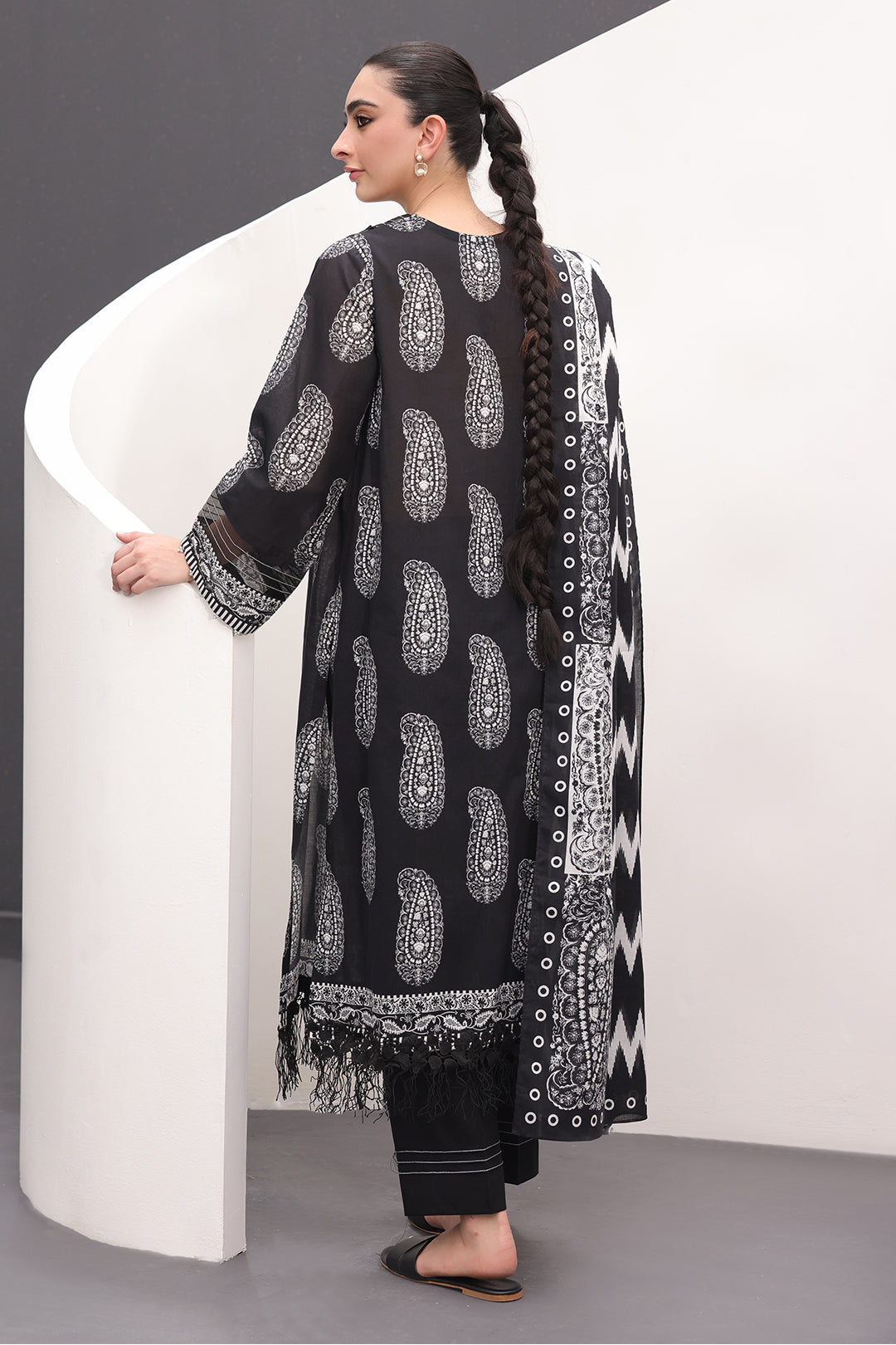 Zellbury | Unstitched 3 Piece Lawn | Shirt Shalwar Dupatta - 1525 - Designer Dress with Intricate embroidery and embellishments. Shop elegent wedding dress at Maria Faisal.