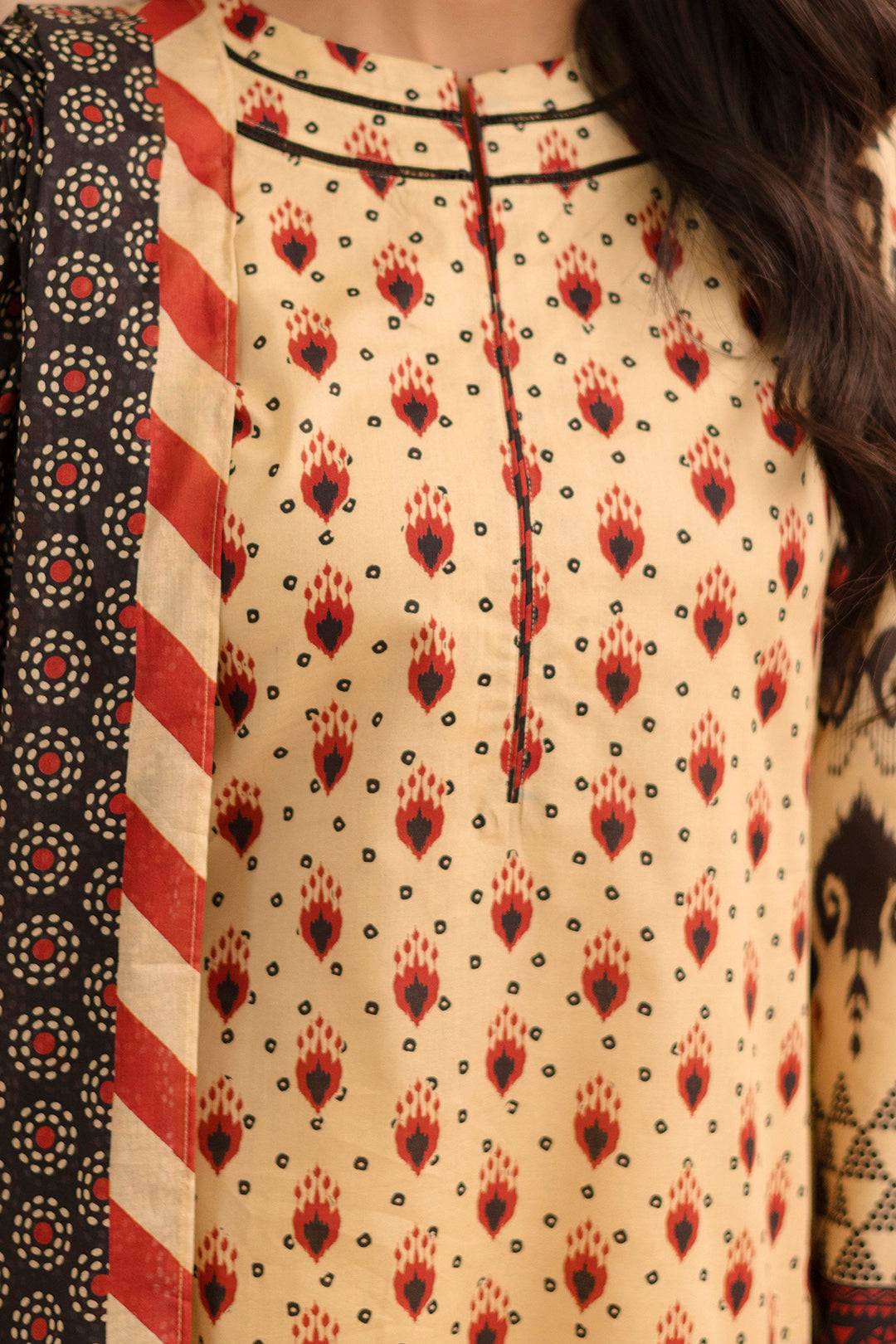 Zellbury | Unstitched 2 Piece Lawn | Shirt Dupatta - 0160 by Maria Faisal - Registered Vendor of : Zellbury Women - type : Essential Unstitched - 100% original wedding dresses