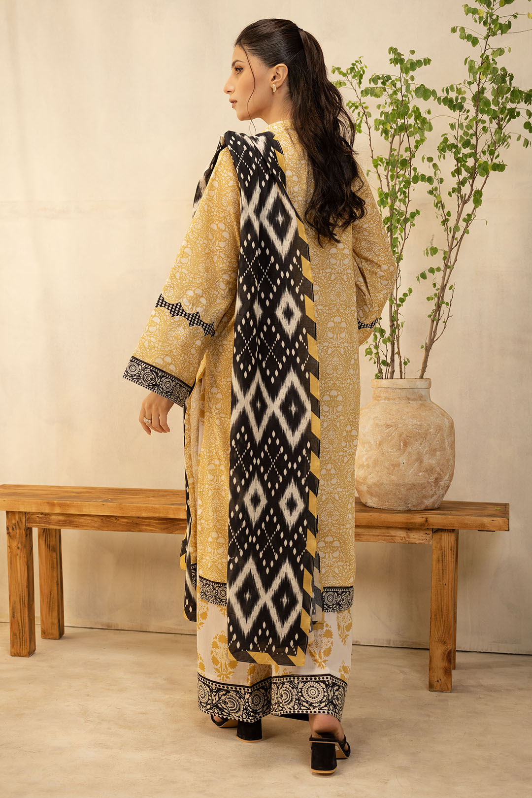 Zellbury | Unstitched 3 Piece Lawn | Shirt Shalwar Dupatta - 0130 - Designer Dress with Intricate embroidery and embellishments. Shop elegent wedding dress at Maria Faisal.