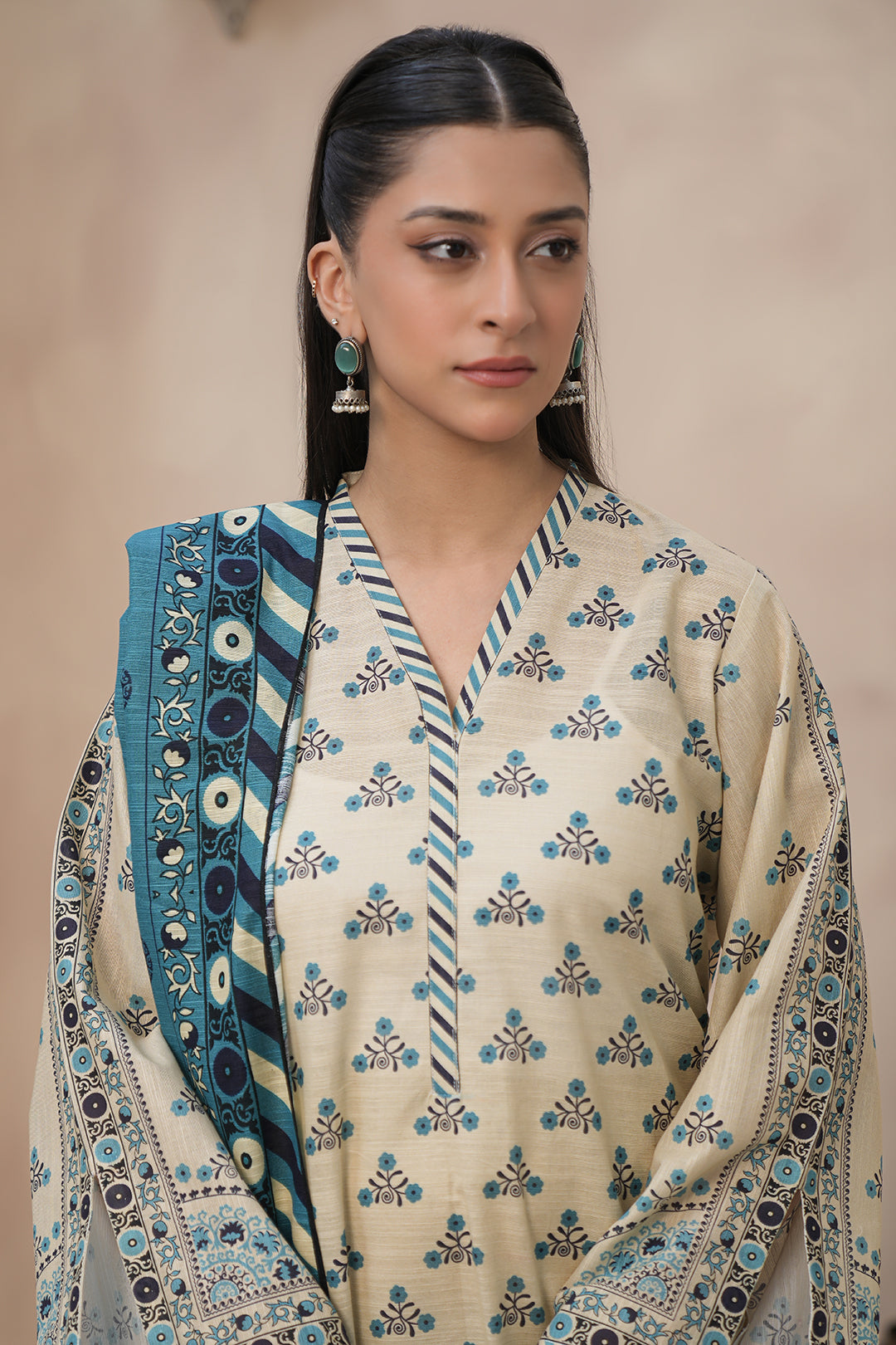 Zellbury | Unstitched 3 Piece Khaddar | Shirt Shalwar Dupatta - 0445 - Designer Dress with Intricate embroidery and embellishments. Shop elegent wedding dress at Maria Faisal.