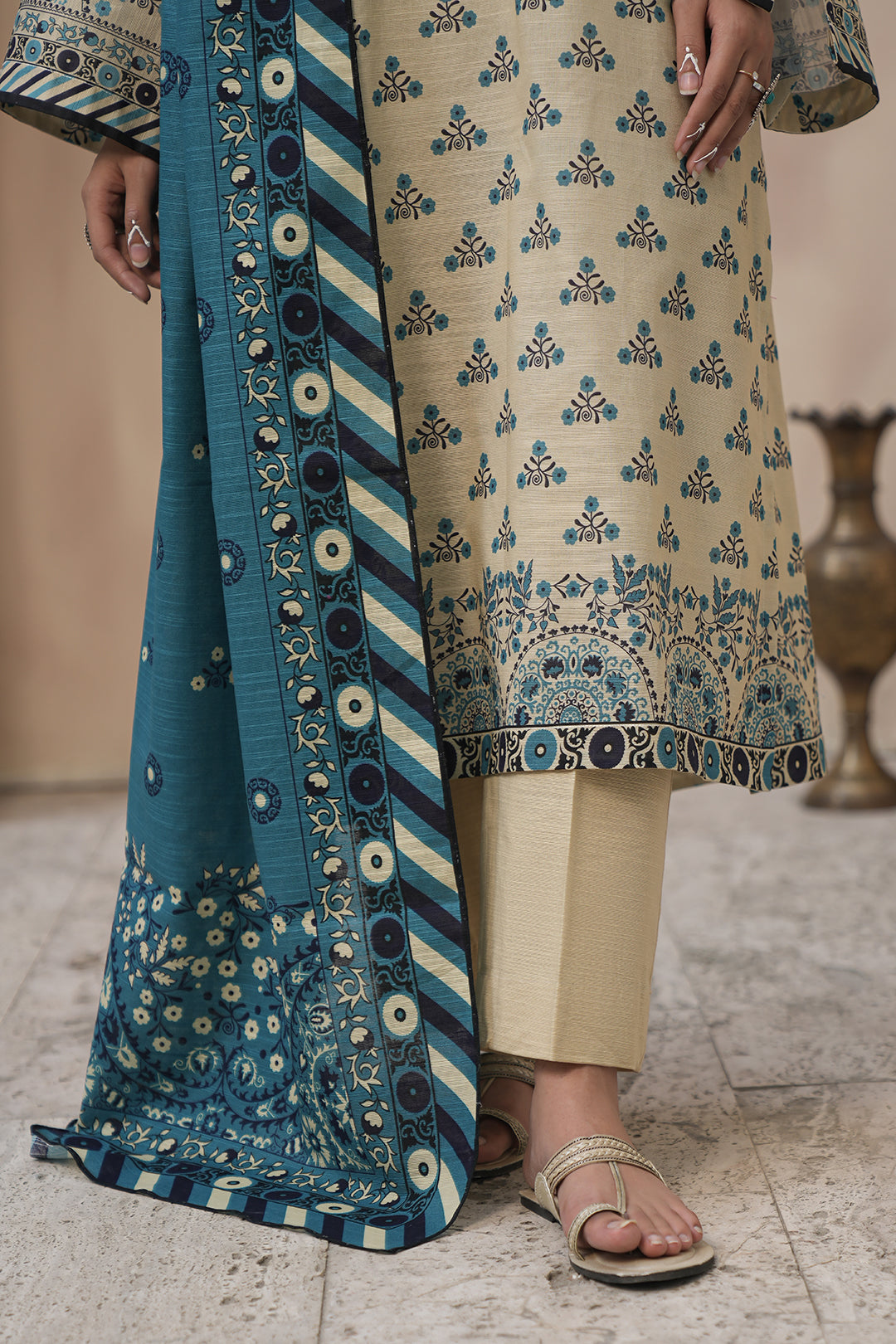 Zellbury | Unstitched 3 Piece Khaddar | Shirt Shalwar Dupatta - 0445 - Designer Dress with Intricate embroidery and embellishments. Shop elegent wedding dress at Maria Faisal.