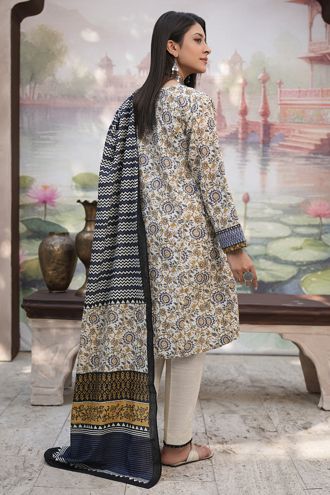 Zellbury | Unstitched 3 Piece Khaddar | Shirt Shalwar Dupatta - 0452 - Designer Dress with Intricate embroidery and embellishments. Shop elegent wedding dress at Maria Faisal.