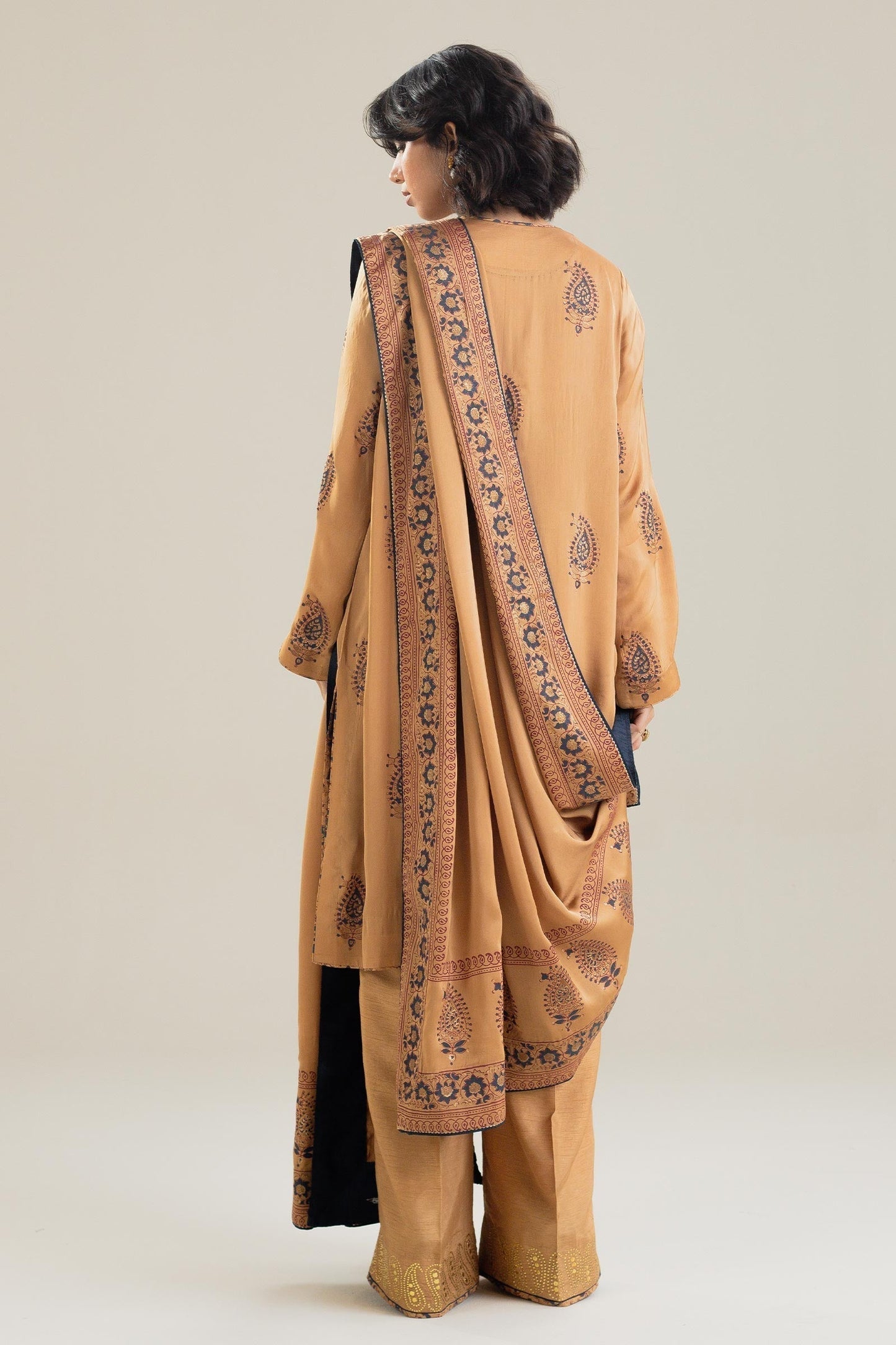 Zara Shahjahan | Handcrafted Suits | ZHC-043 - Ladies Clothes - Maria Faisal