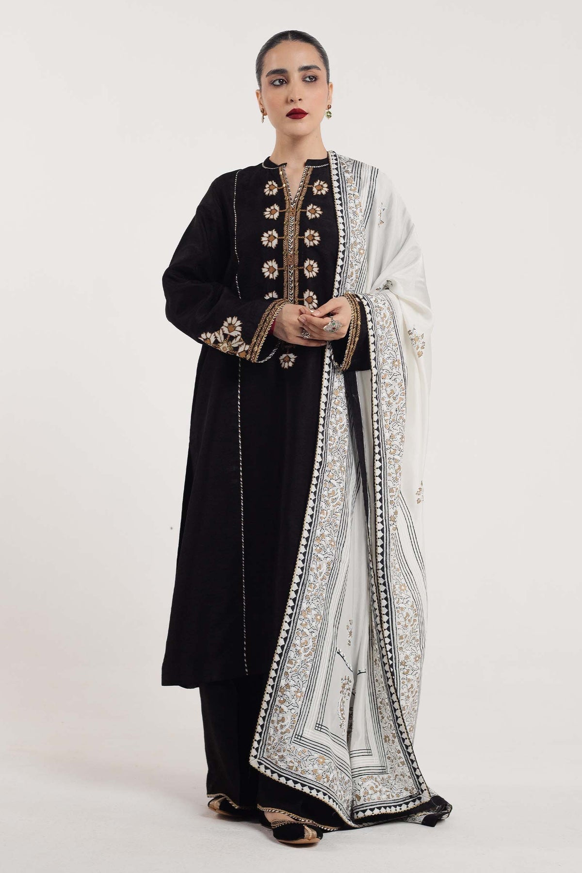 Zara Shahjahan | Handcrafted Suits | ZHC-048