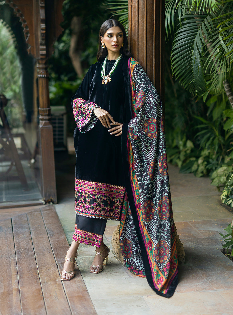 Zainab Chottani | Makhmal Luxe Pret | Ghazaleh