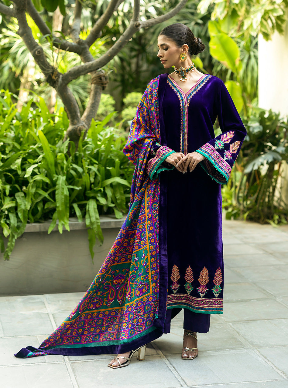 Zainab Chottani | Makhmal Luxe Pret | Rangin