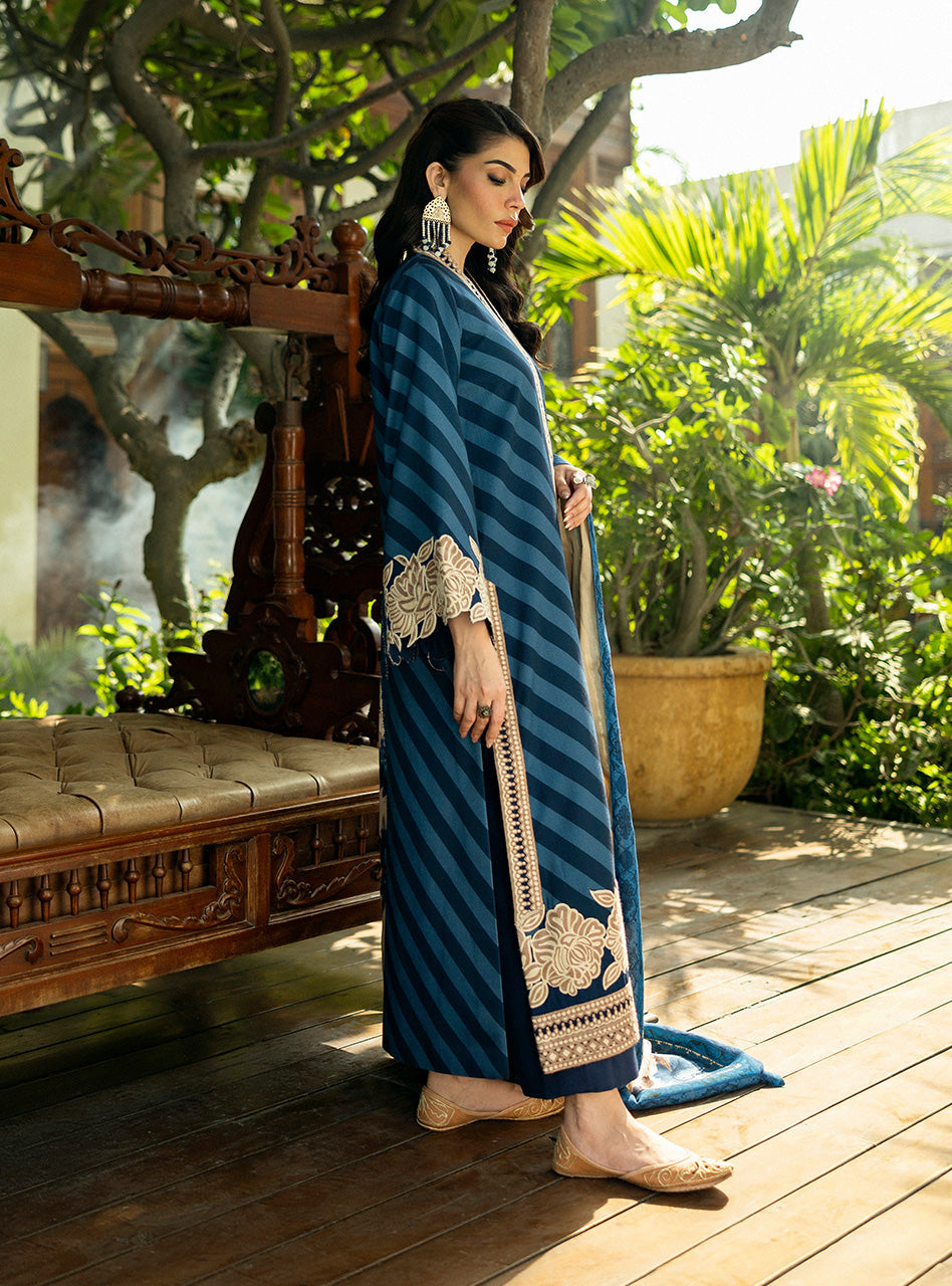 Zainab Chottani | Winter Shawls 24 |  Alayna - Ladies Clothes 